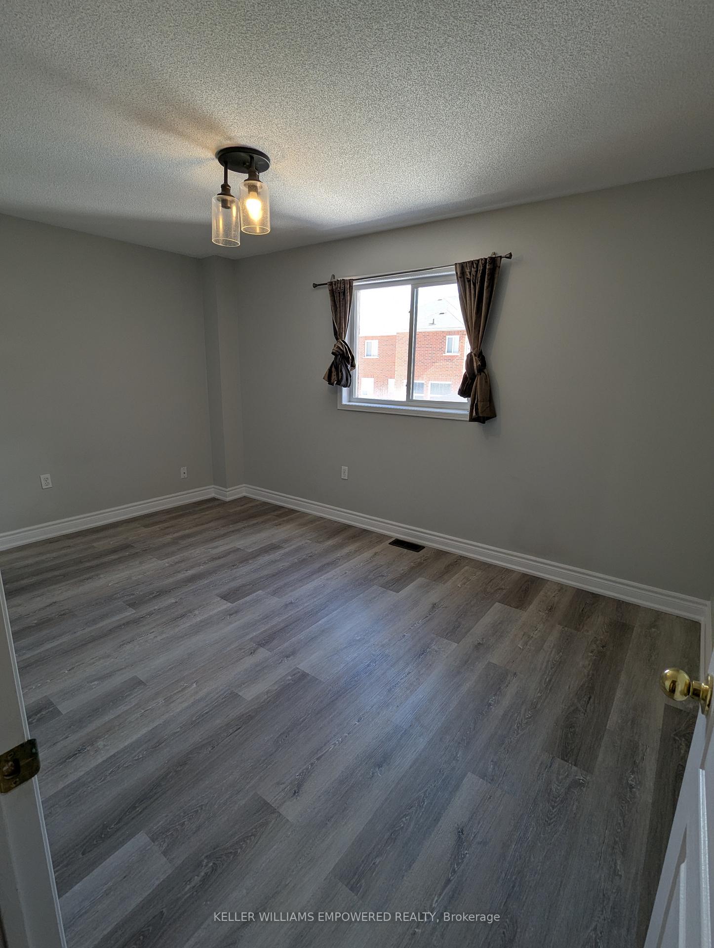 Photo 22 of 41 Neill Avenue, Whitby, Rolling Acres — HOMEH