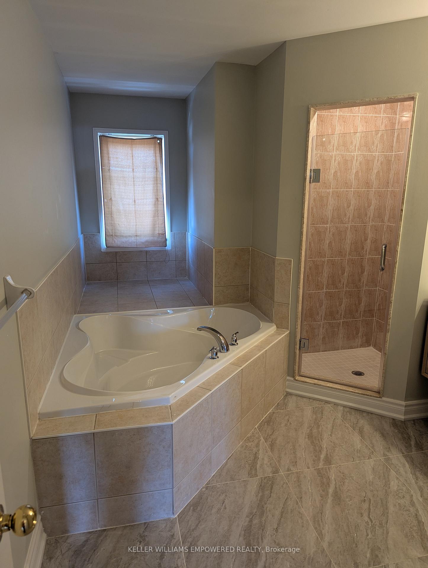 Photo 25 of 41 Neill Avenue, Whitby, Rolling Acres — HOMEH