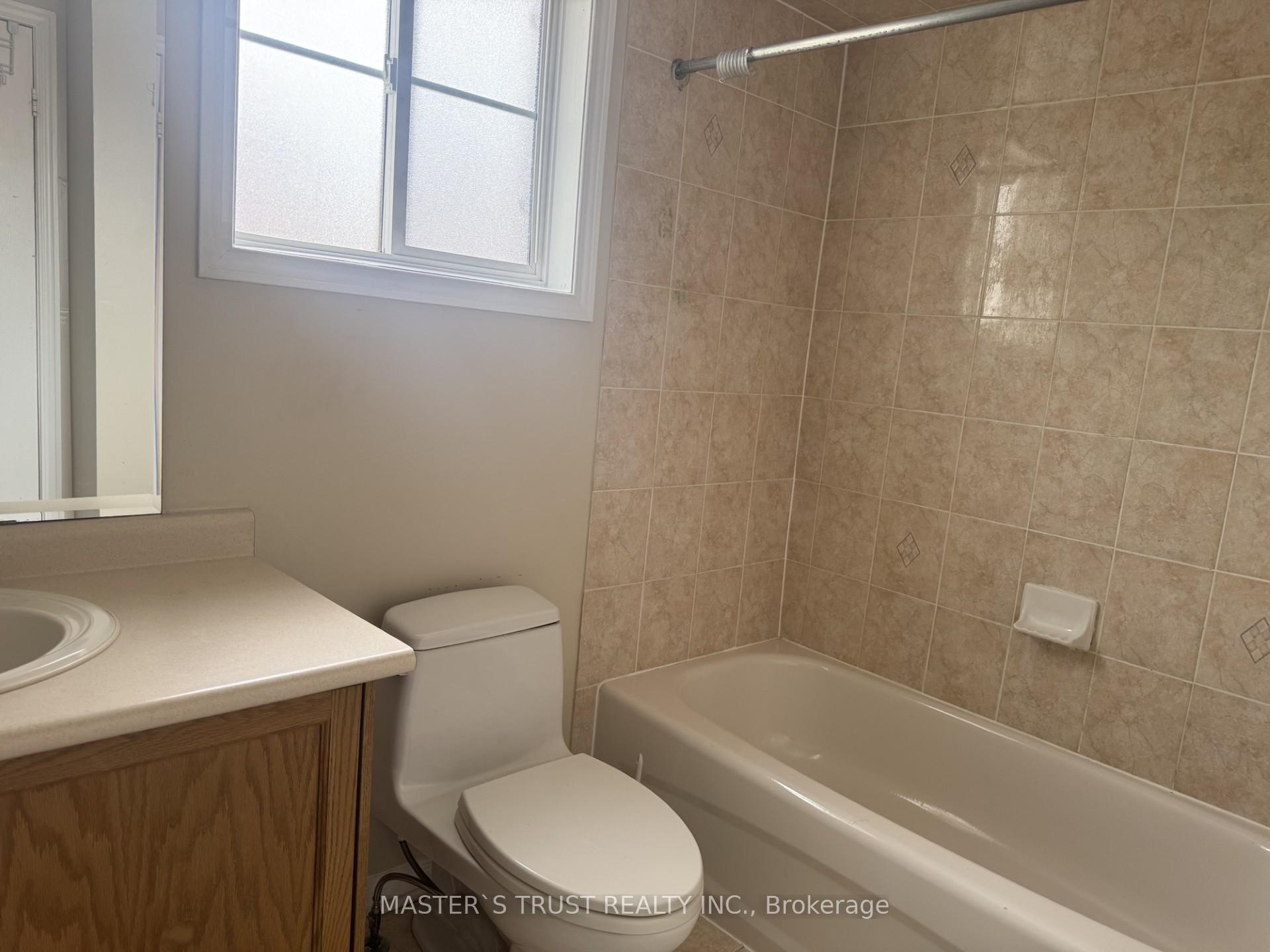 Photo 12 of 67 Laurelhurst Crescent, Vaughan, Vellore Village — HOMEH