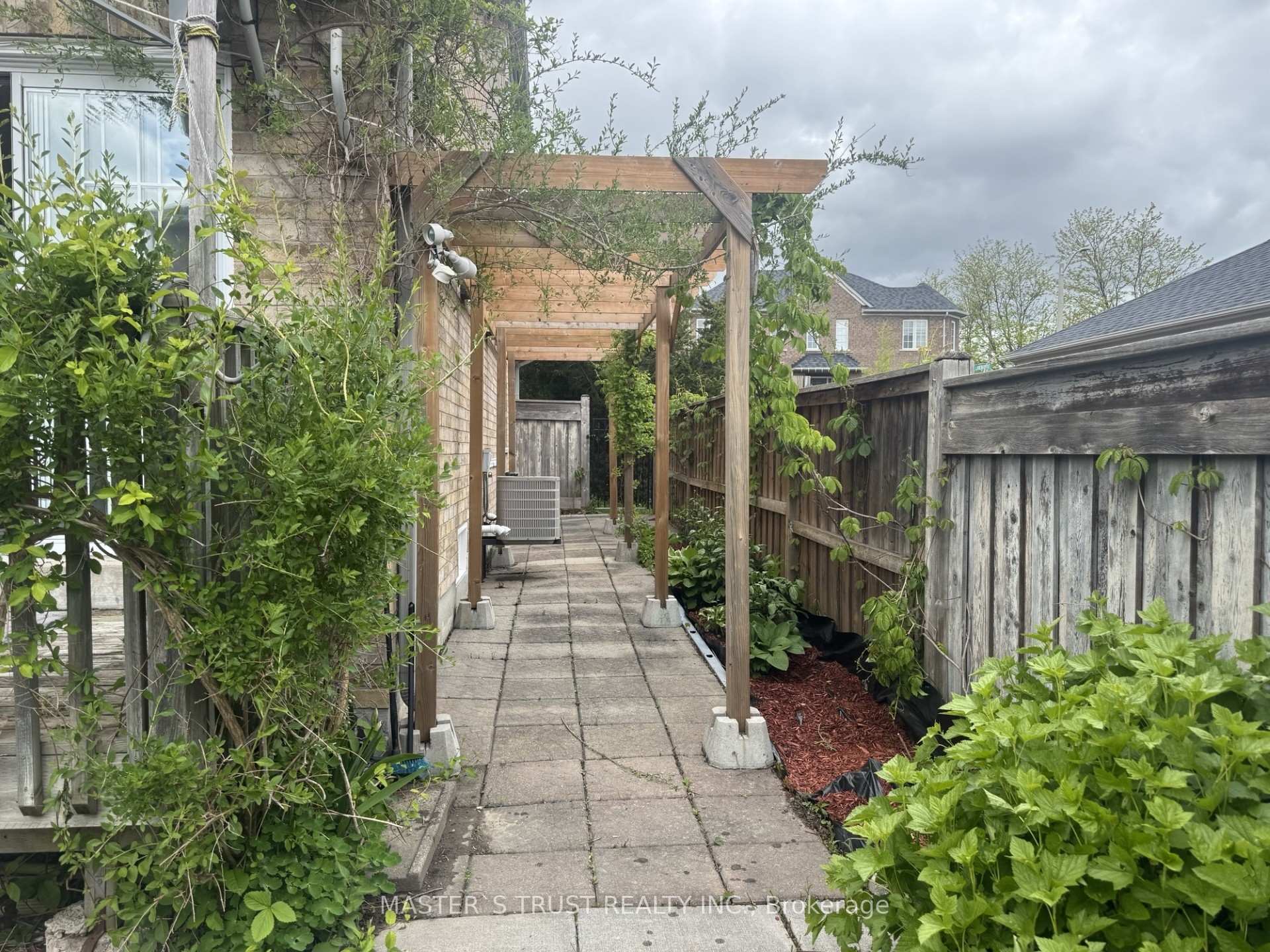 Photo 14 of 67 Laurelhurst Crescent, Vaughan, Vellore Village — HOMEH