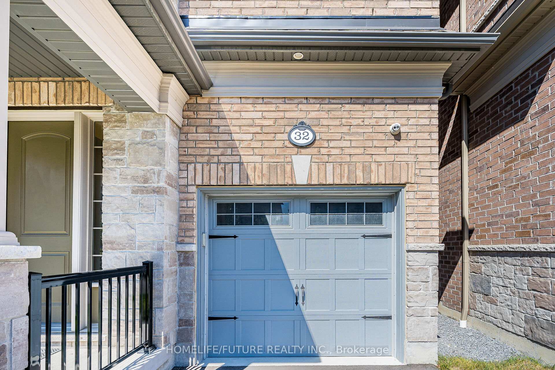 Photo 5 of 32 Gillivary Drive, Whitby, Williamsburg — HOMEH
