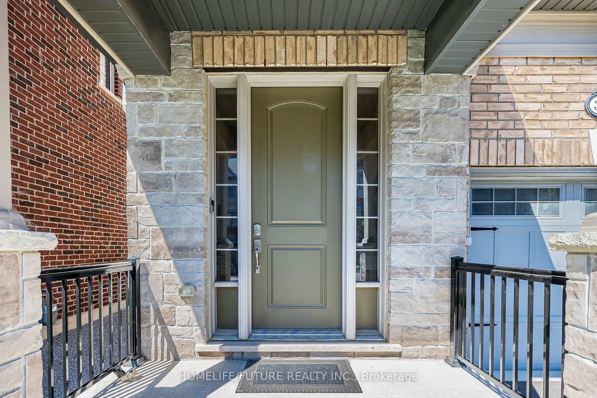 Photo 6 of 32 Gillivary Drive, Whitby, Williamsburg — HOMEH