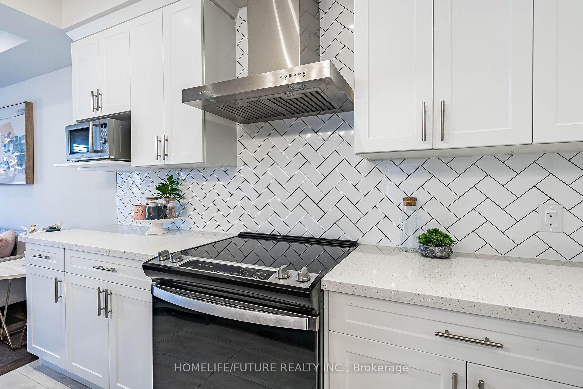 Photo 15 of 32 Gillivary Drive, Whitby, Williamsburg — HOMEH