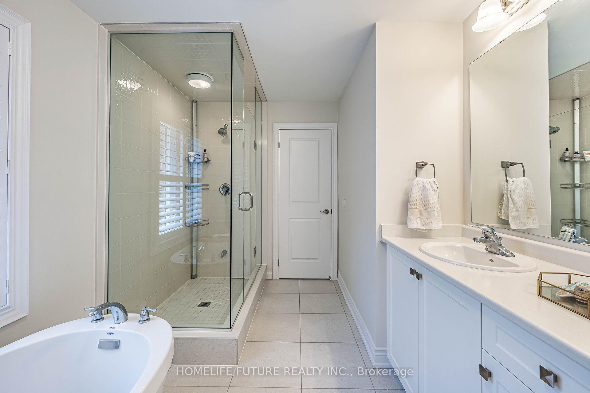 Photo 27 of 32 Gillivary Drive, Whitby, Williamsburg — HOMEH