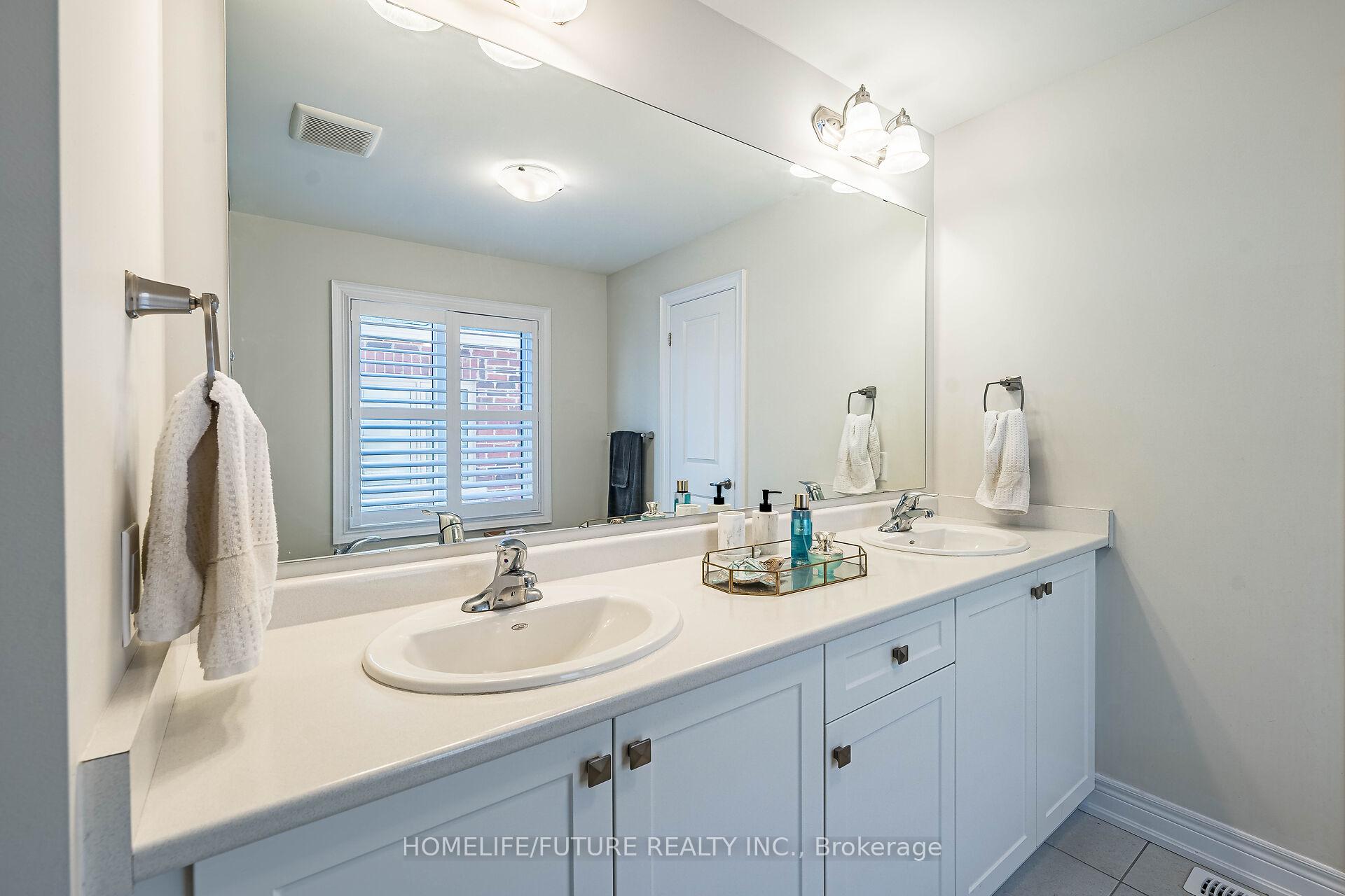 Photo 28 of 32 Gillivary Drive, Whitby, Williamsburg — HOMEH