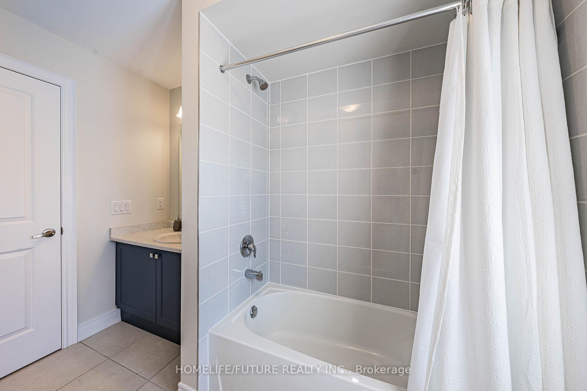 Photo 36 of 32 Gillivary Drive, Whitby, Williamsburg — HOMEH