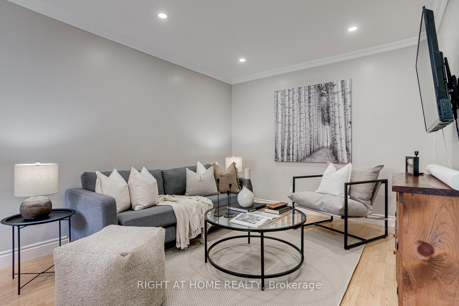 Photo 4 of 41 Steele Valley Court, Whitby, Rolling Acres — HOMEH