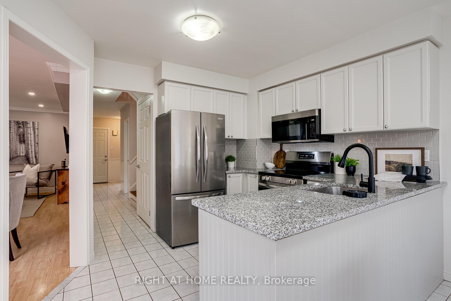 Photo 9 of 41 Steele Valley Court, Whitby, Rolling Acres — HOMEH