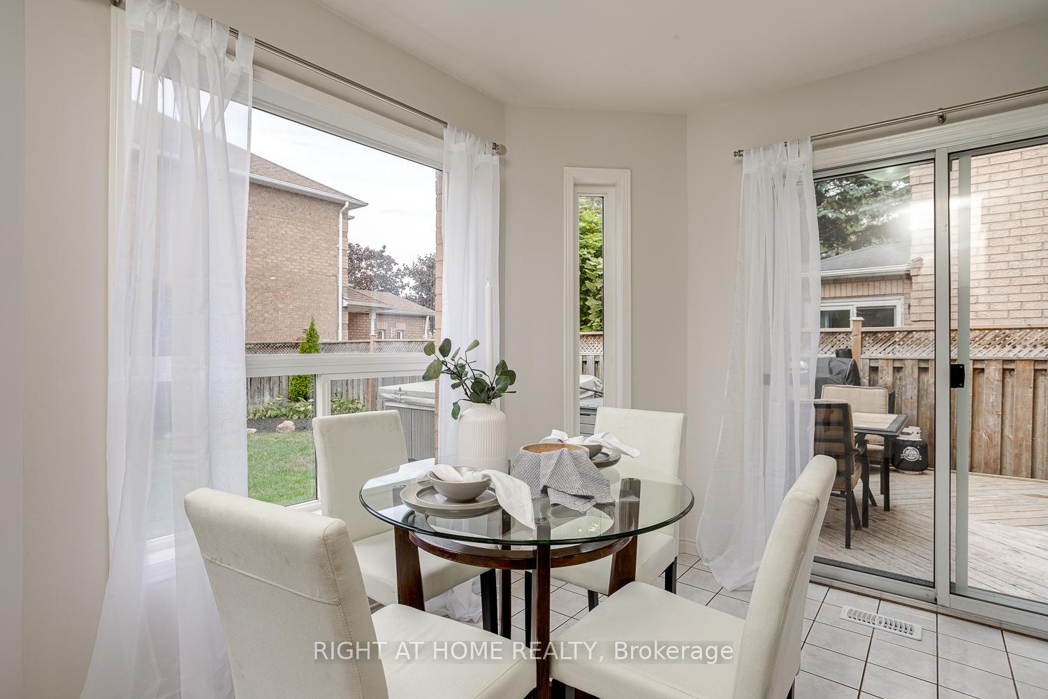 Photo 13 of 41 Steele Valley Court, Whitby, Rolling Acres — HOMEH