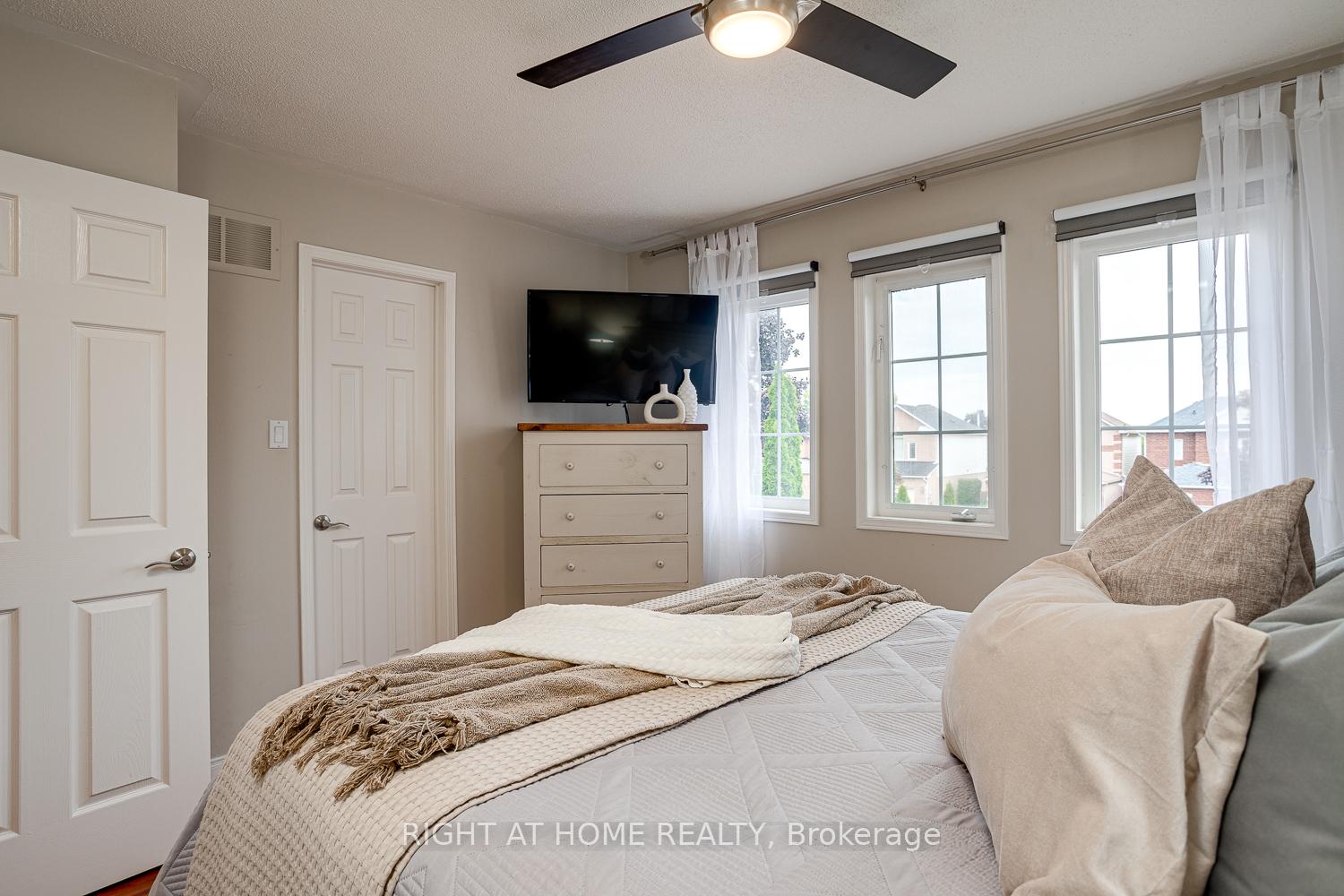 Photo 17 of 41 Steele Valley Court, Whitby, Rolling Acres — HOMEH