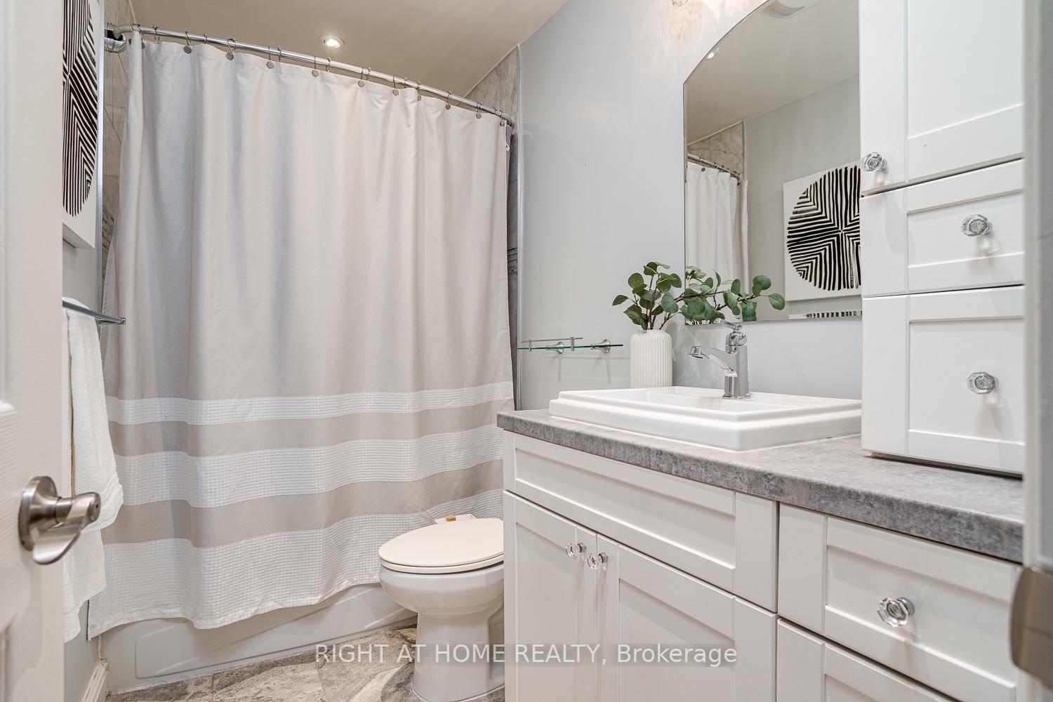 Photo 18 of 41 Steele Valley Court, Whitby, Rolling Acres — HOMEH