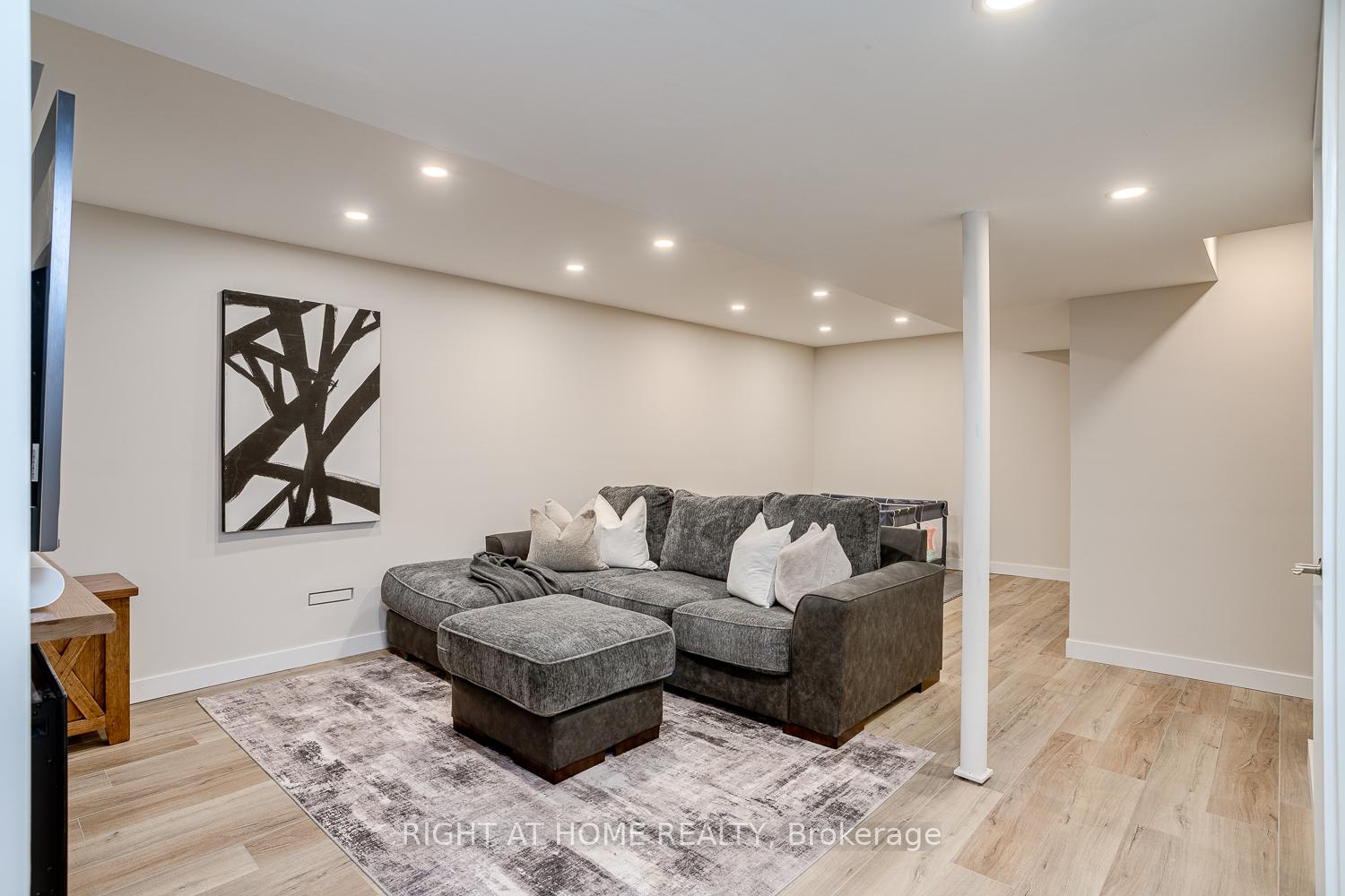Photo 26 of 41 Steele Valley Court, Whitby, Rolling Acres — HOMEH
