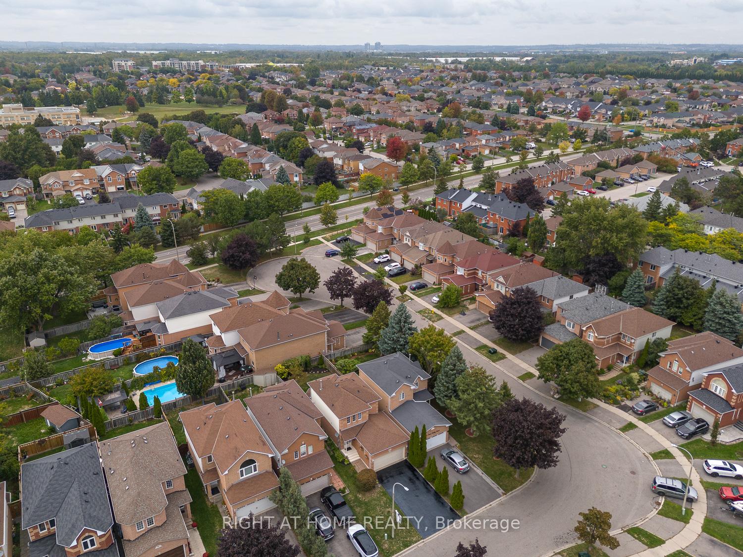Photo 34 of 41 Steele Valley Court, Whitby, Rolling Acres — HOMEH