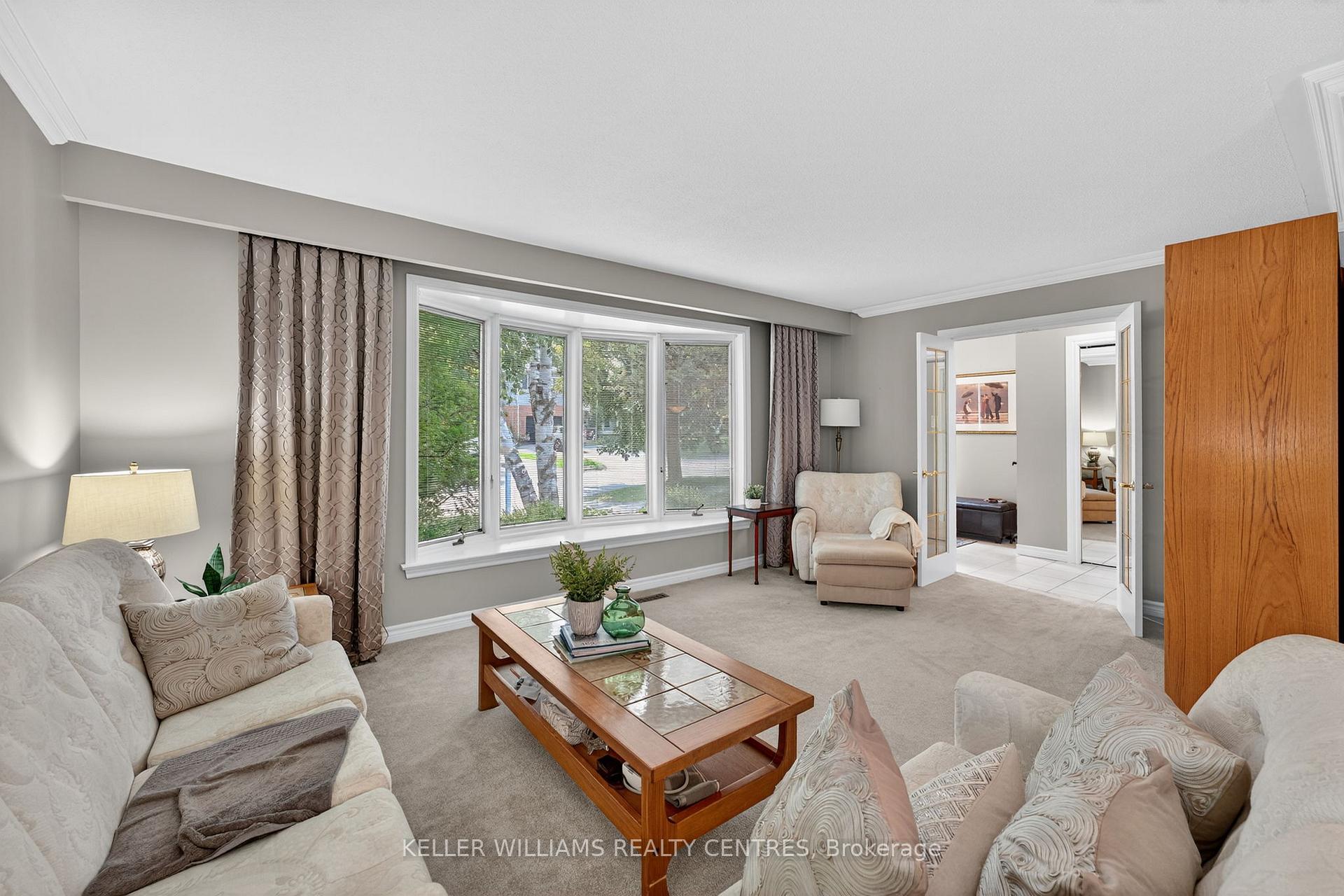 Photo 2 of 54 Devins Drive, Aurora, Aurora Heights — HOMEH