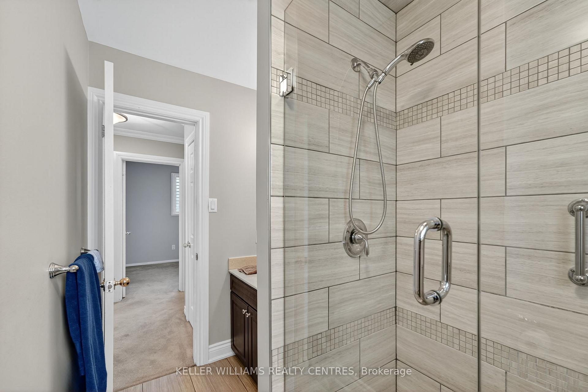 Photo 7 of 54 Devins Drive, Aurora, Aurora Heights — HOMEH