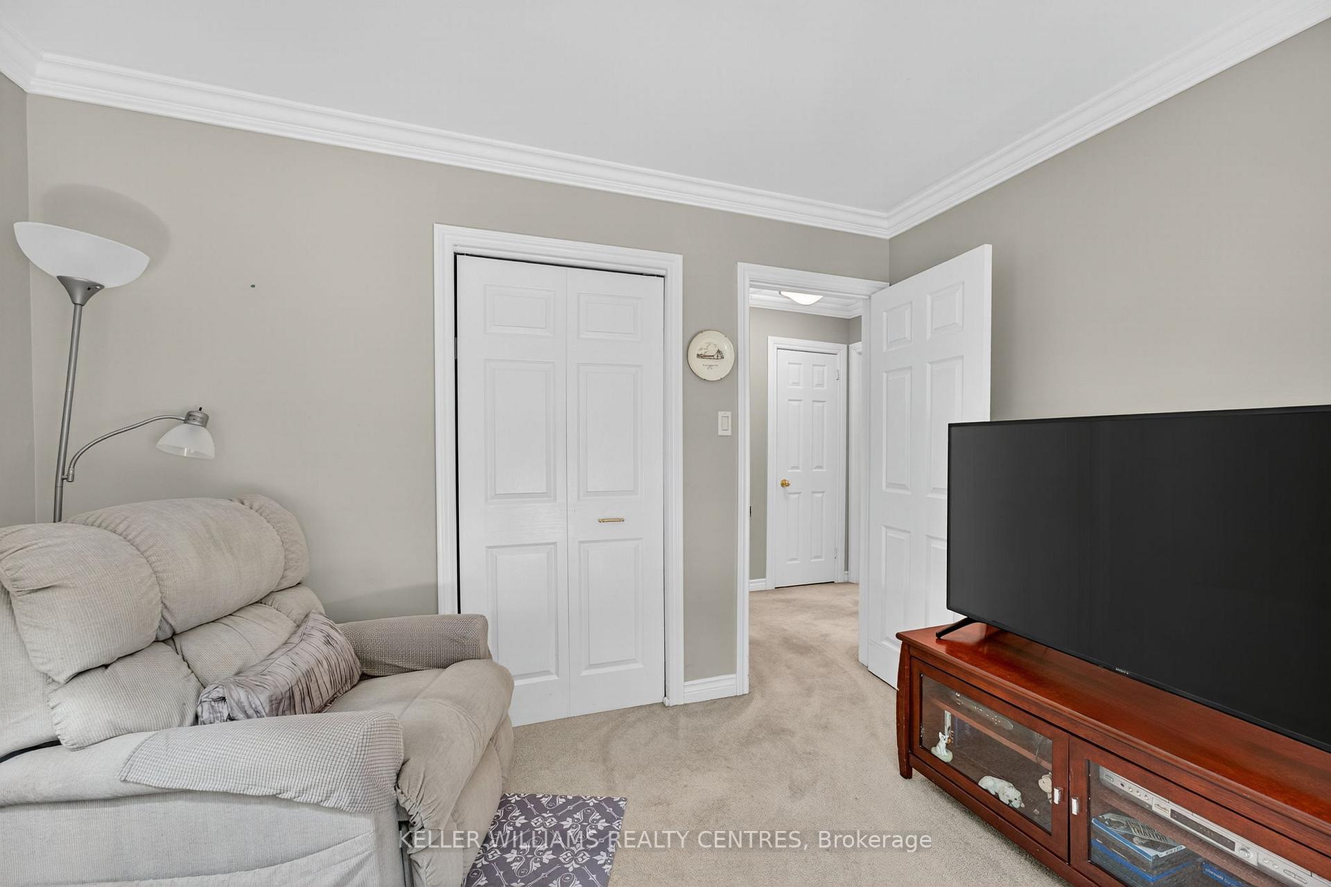Photo 19 of 54 Devins Drive, Aurora, Aurora Heights — HOMEH