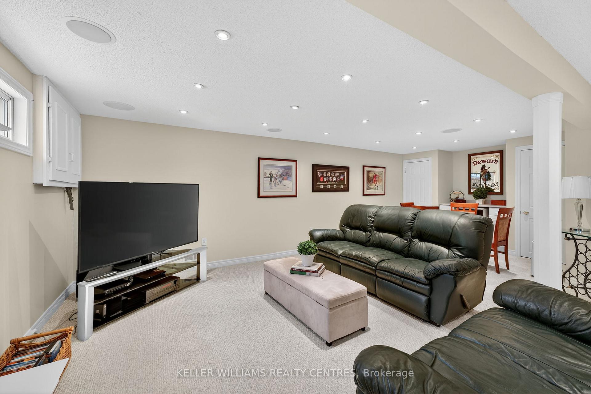 Photo 24 of 54 Devins Drive, Aurora, Aurora Heights — HOMEH