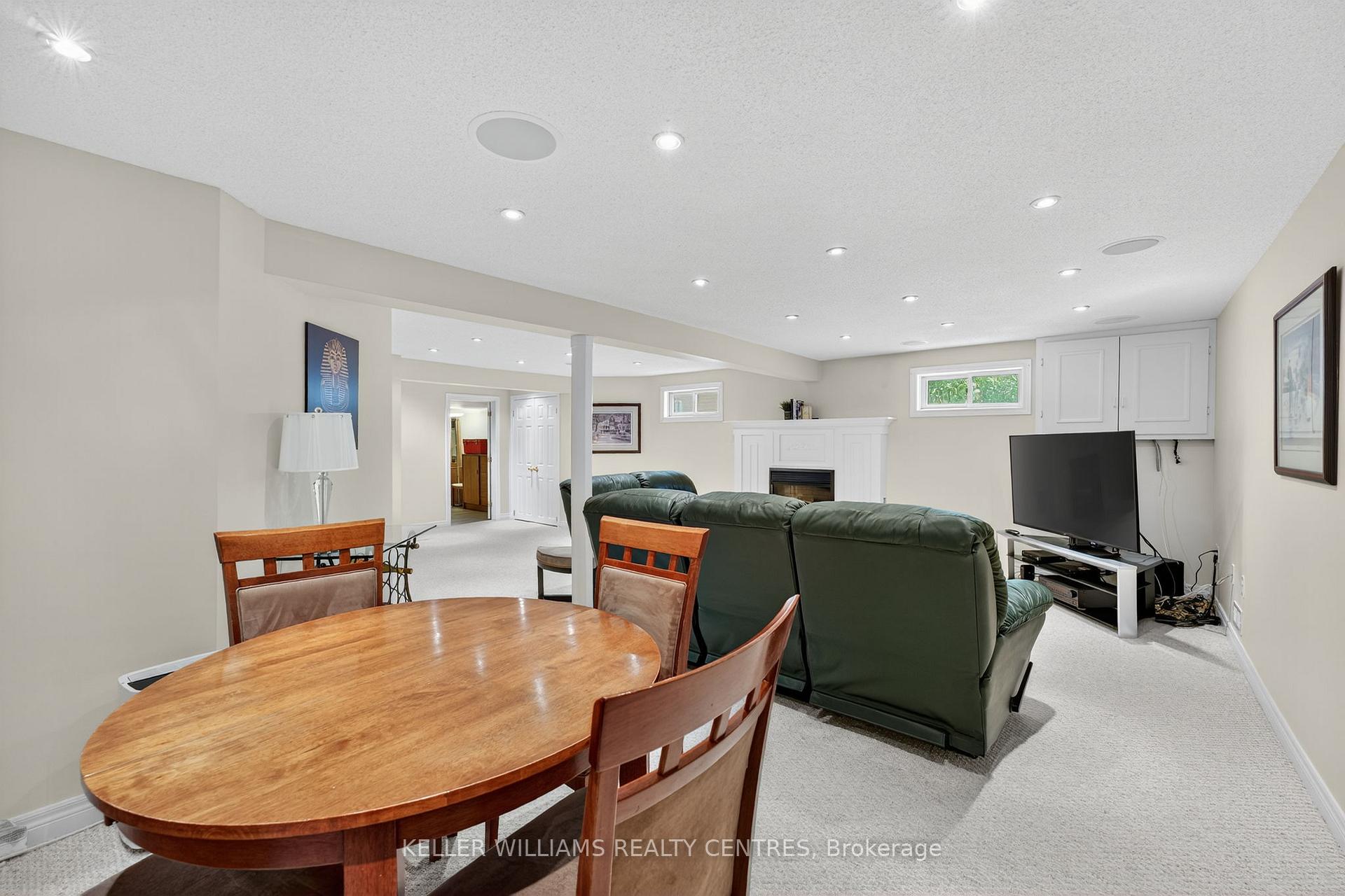 Photo 28 of 54 Devins Drive, Aurora, Aurora Heights — HOMEH