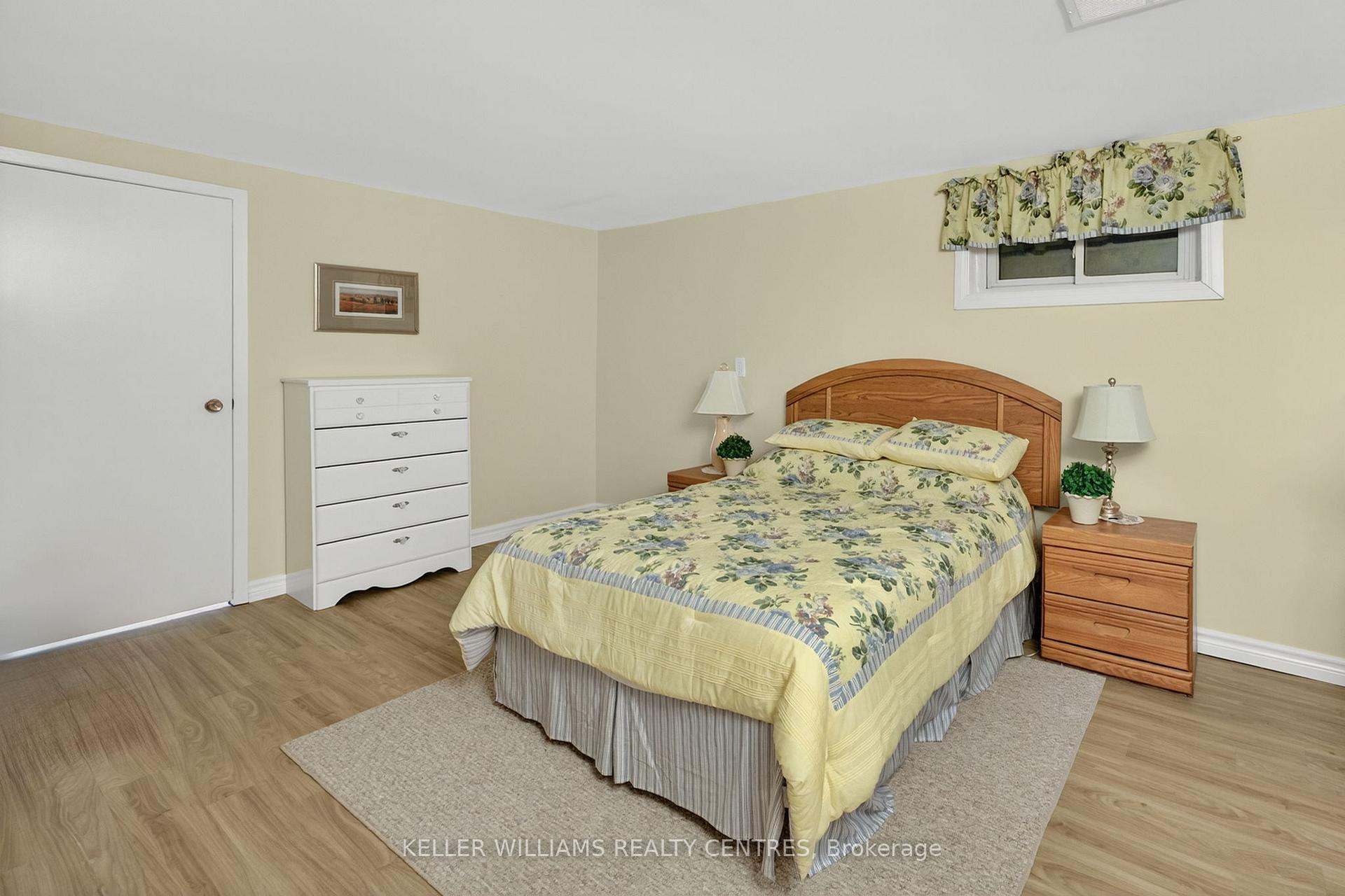 Photo 31 of 54 Devins Drive, Aurora, Aurora Heights — HOMEH