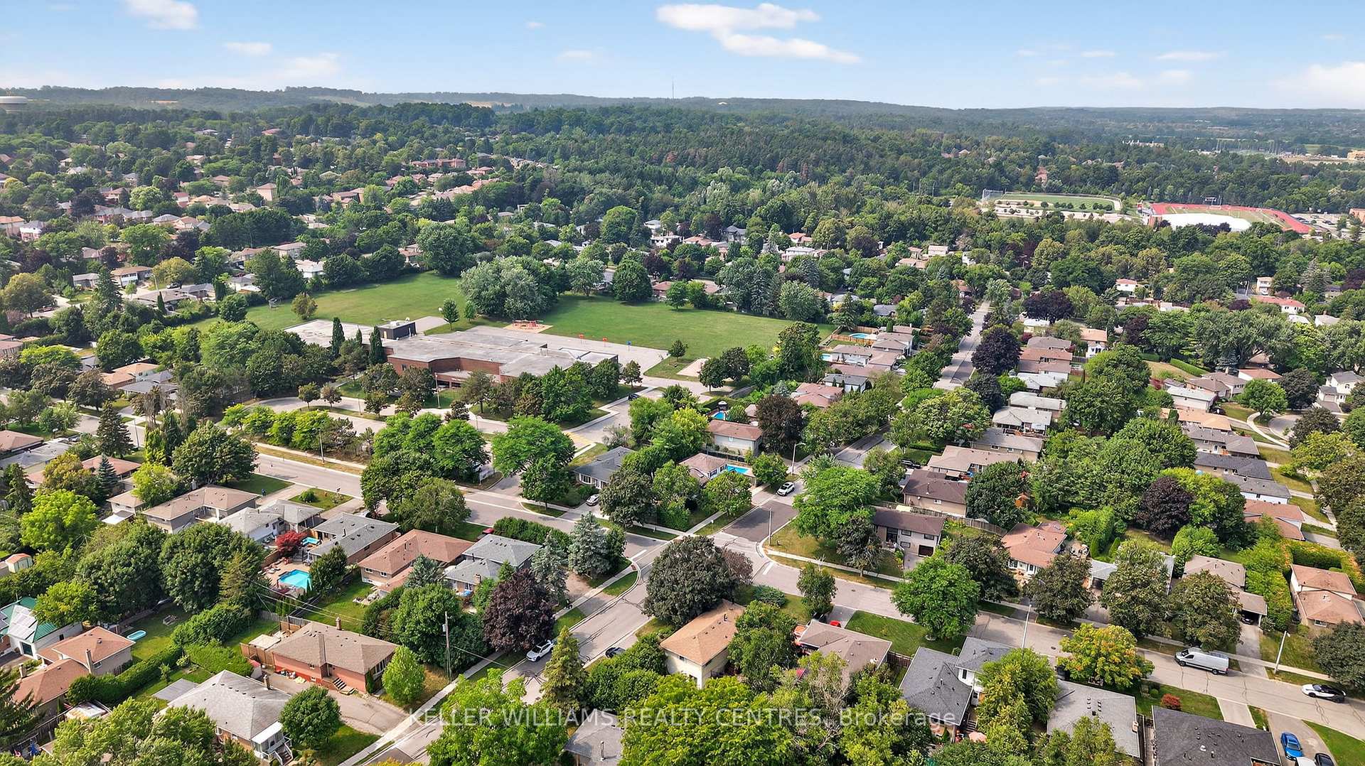 Photo 33 of 54 Devins Drive, Aurora, Aurora Heights — HOMEH
