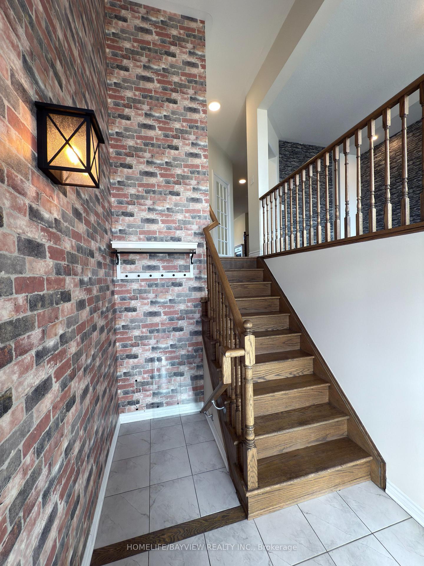 Photo 2 of 174 Farooq Boulevard, Vaughan, Vellore Village — HOMEH