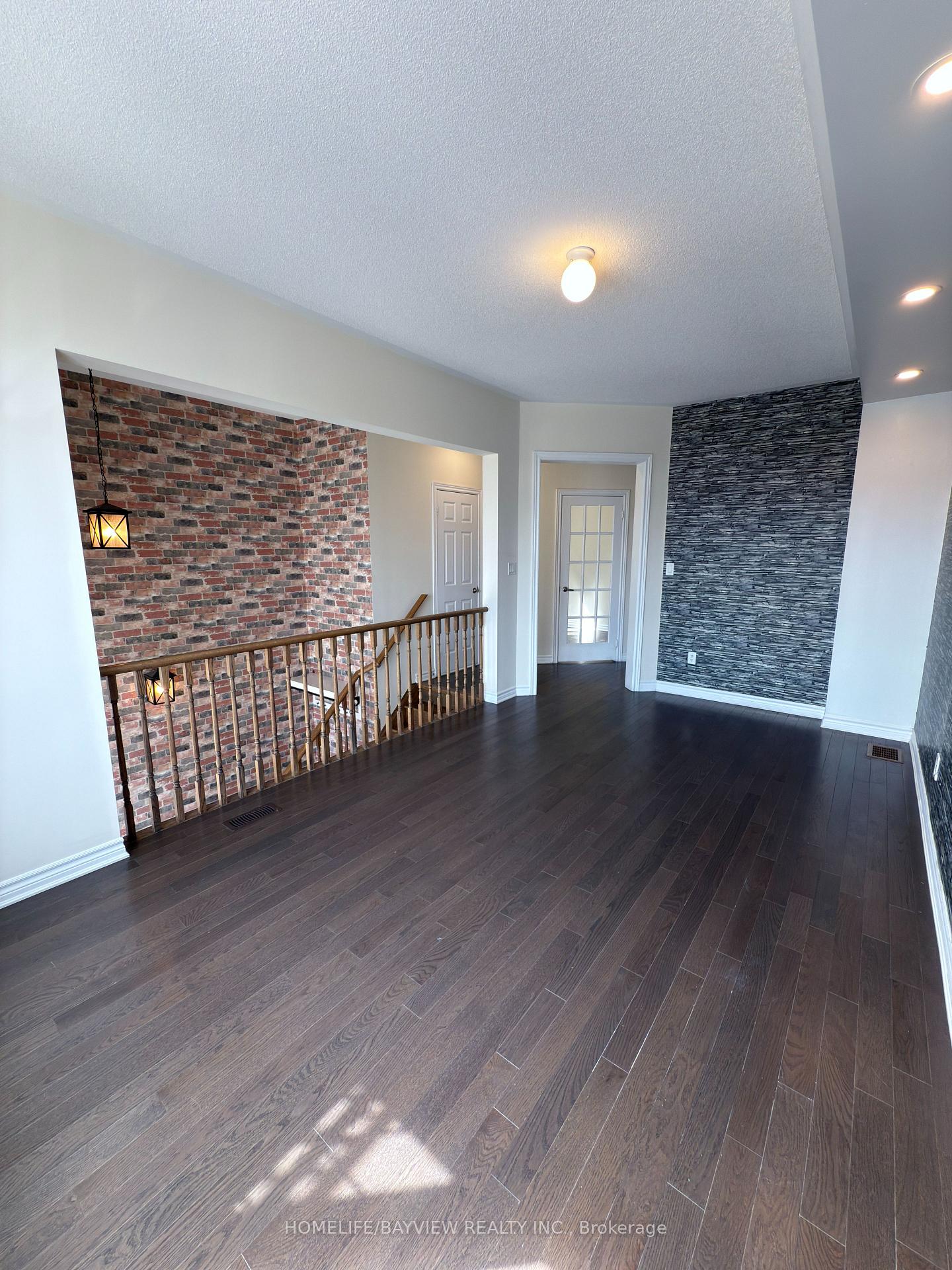 Photo 3 of 174 Farooq Boulevard, Vaughan, Vellore Village — HOMEH