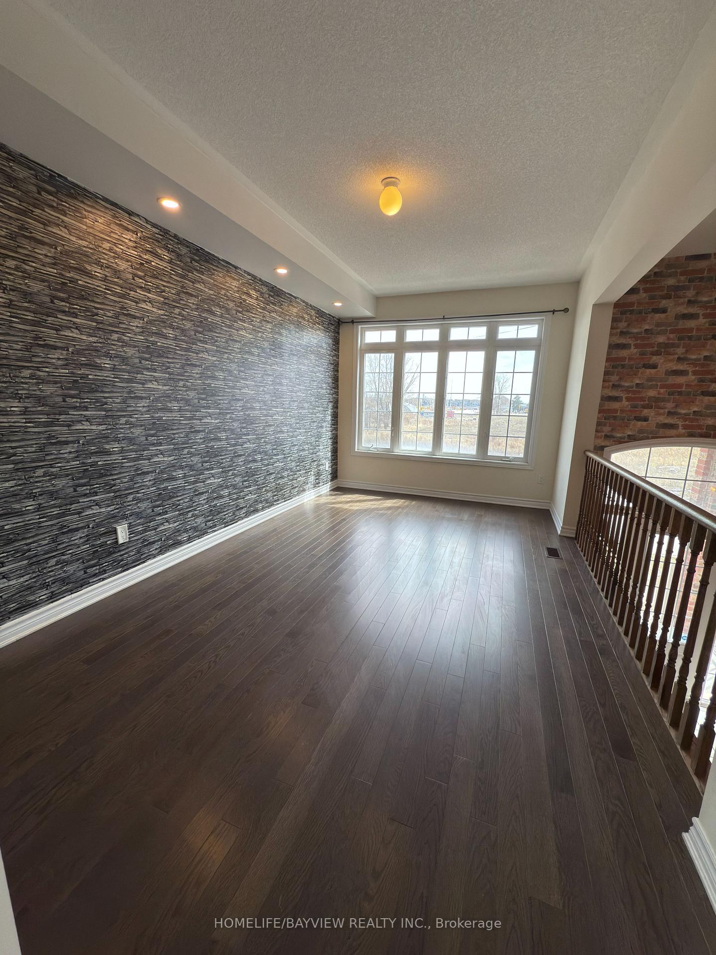 Photo 4 of 174 Farooq Boulevard, Vaughan, Vellore Village — HOMEH