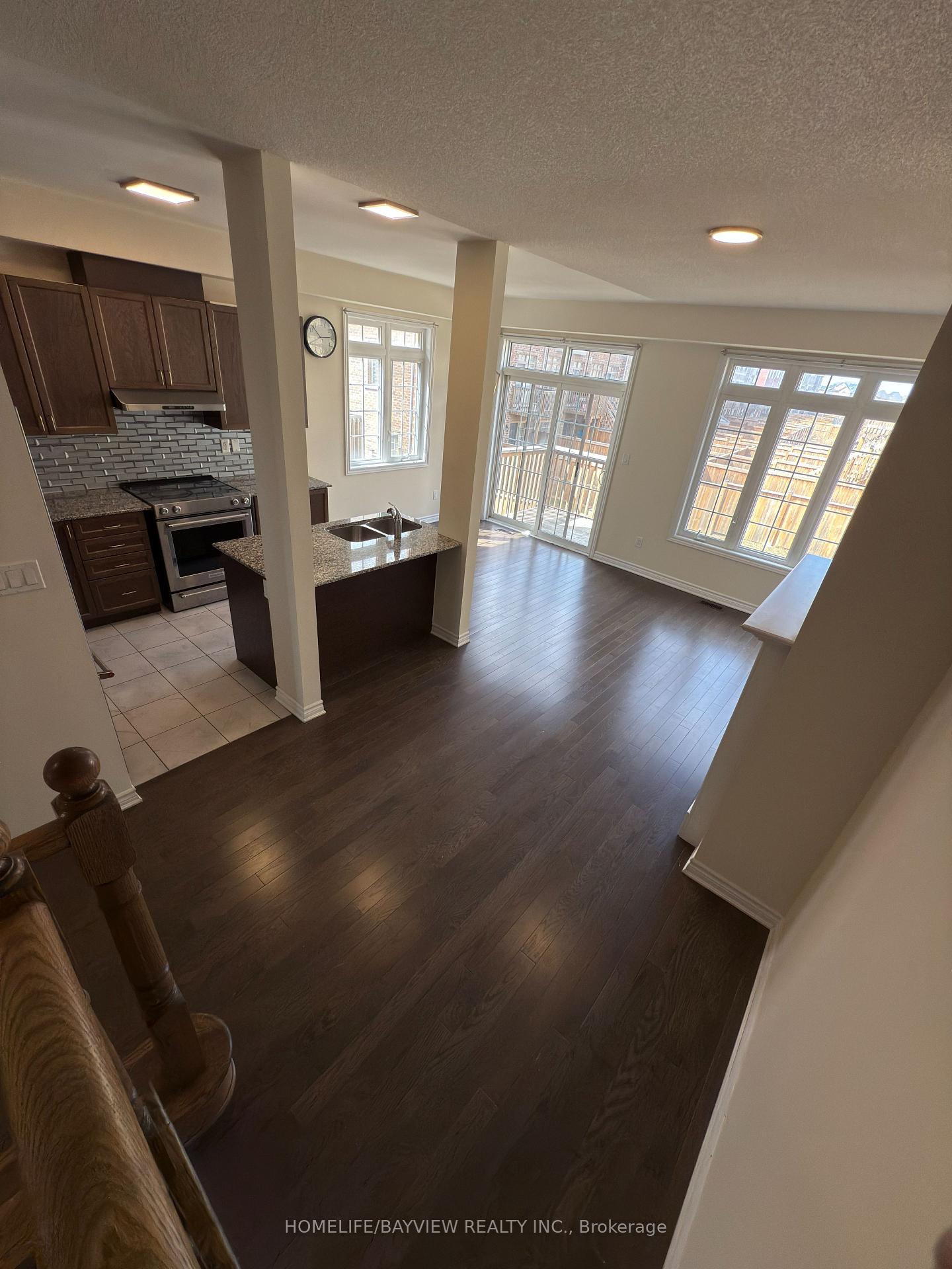Photo 6 of 174 Farooq Boulevard, Vaughan, Vellore Village — HOMEH