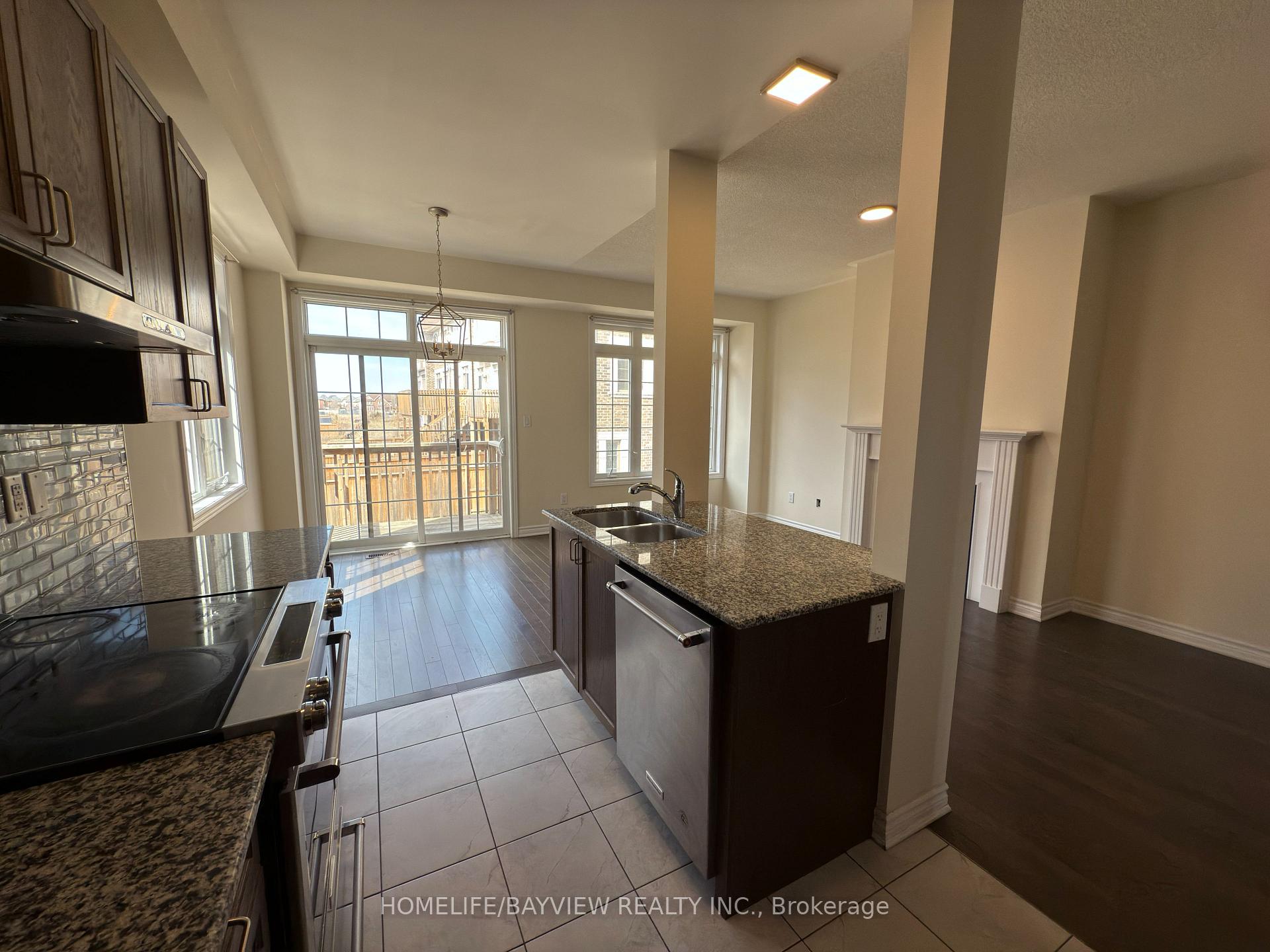 Photo 9 of 174 Farooq Boulevard, Vaughan, Vellore Village — HOMEH