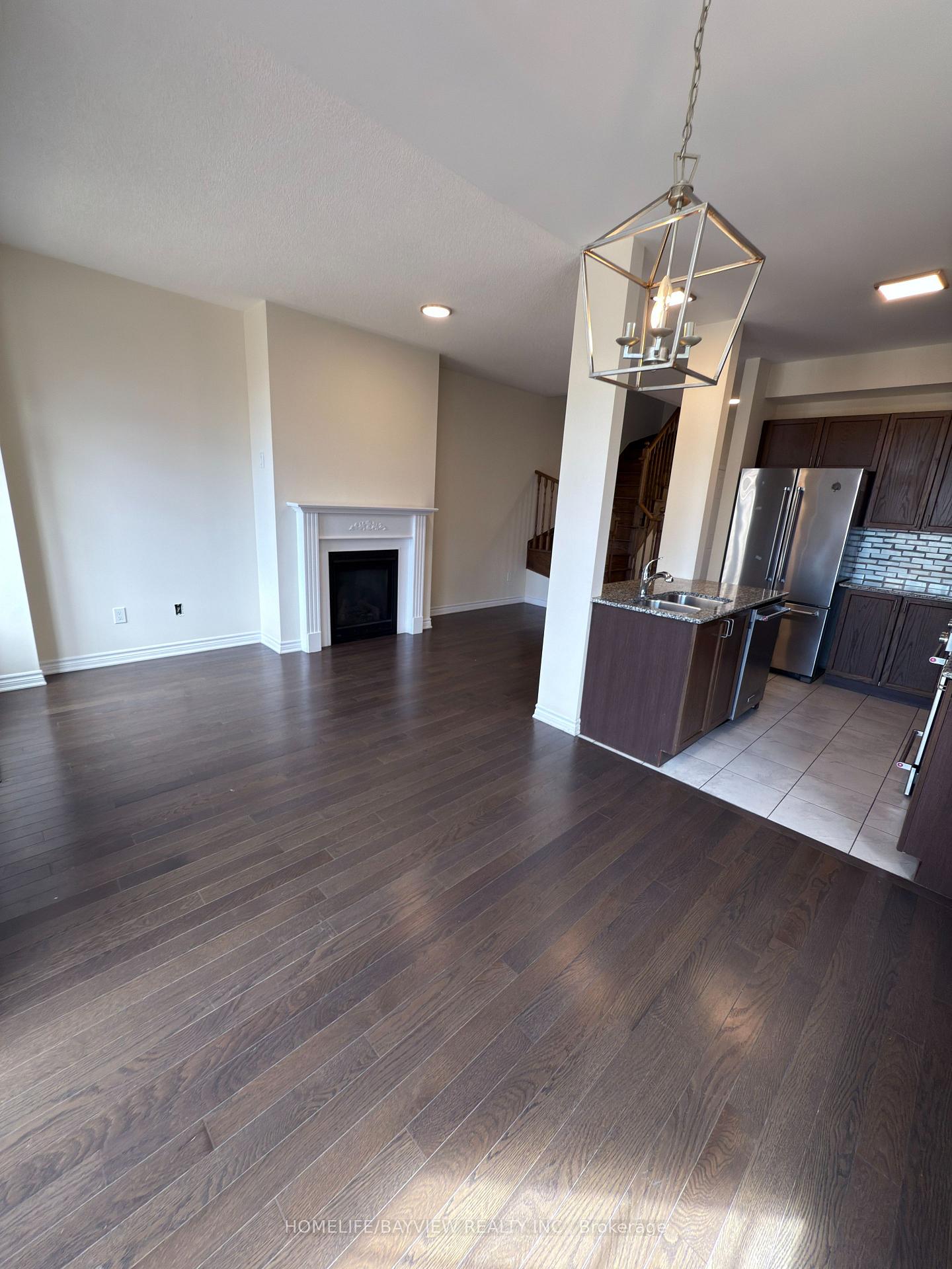 Photo 10 of 174 Farooq Boulevard, Vaughan, Vellore Village — HOMEH