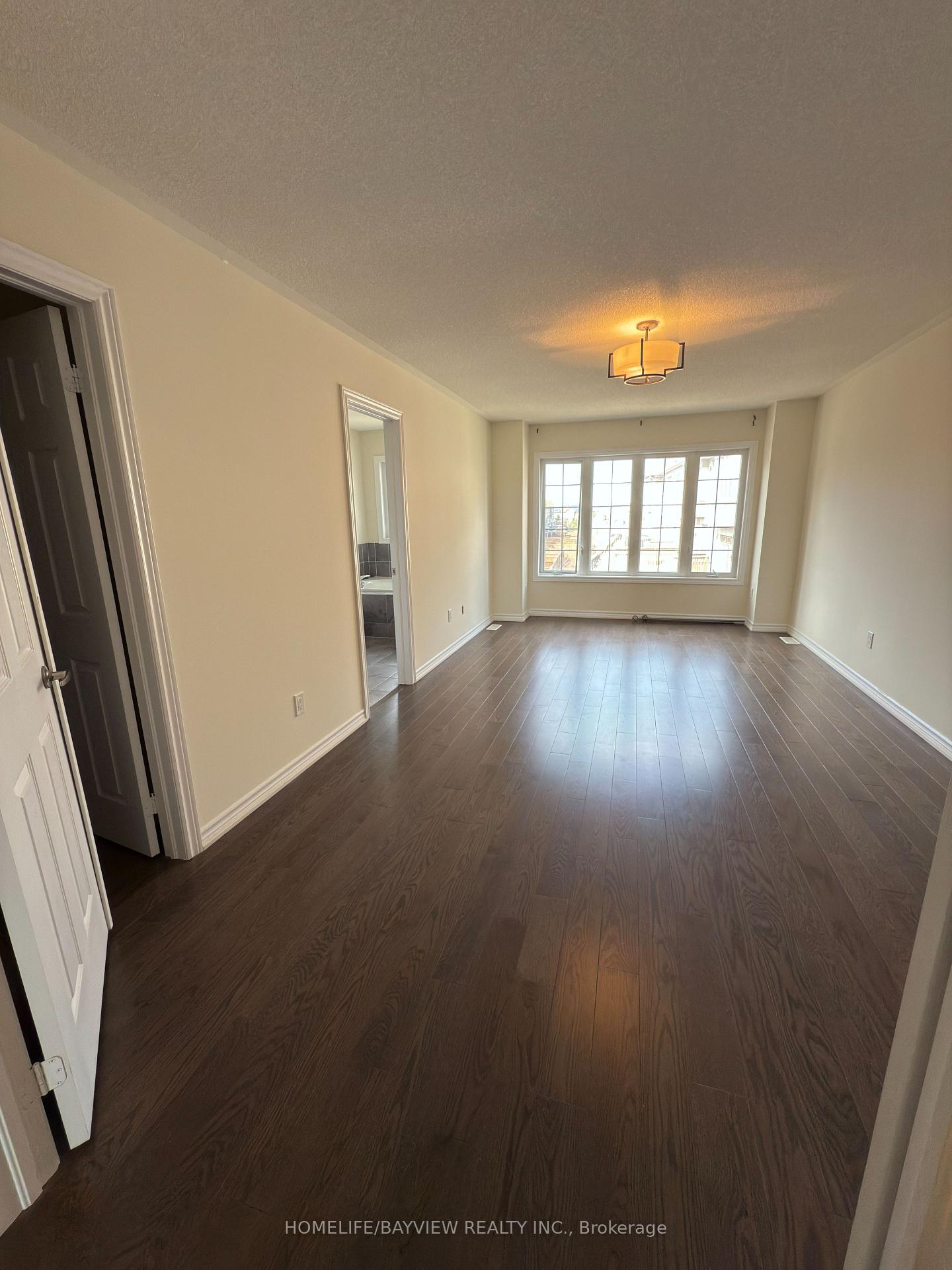 Photo 13 of 174 Farooq Boulevard, Vaughan, Vellore Village — HOMEH