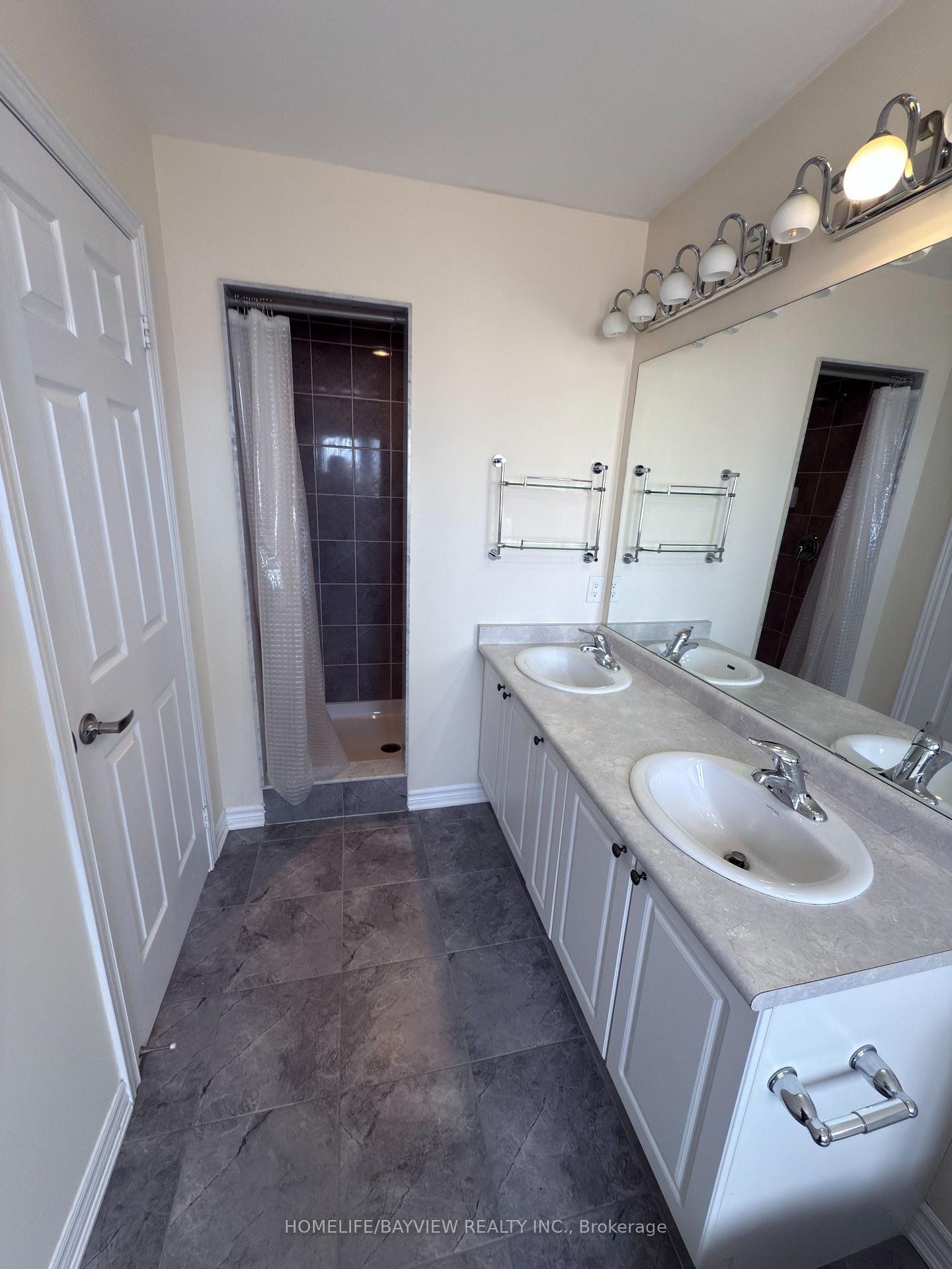 Photo 15 of 174 Farooq Boulevard, Vaughan, Vellore Village — HOMEH