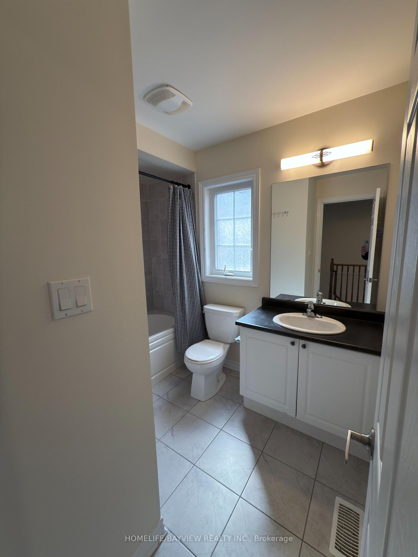 Photo 16 of 174 Farooq Boulevard, Vaughan, Vellore Village — HOMEH