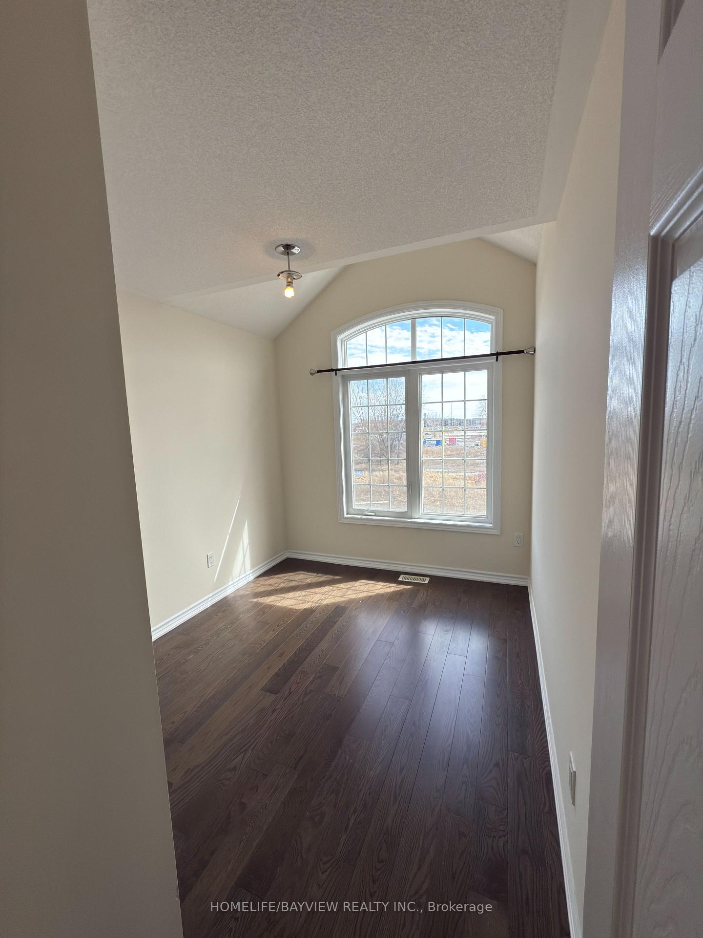 Photo 18 of 174 Farooq Boulevard, Vaughan, Vellore Village — HOMEH