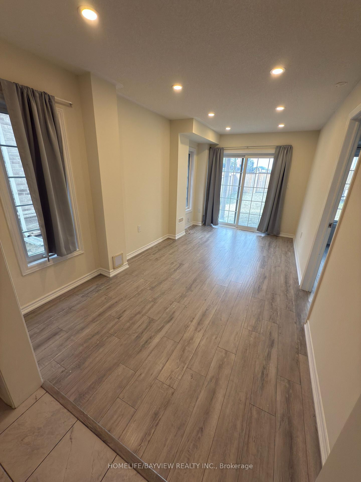 Photo 23 of 174 Farooq Boulevard, Vaughan, Vellore Village — HOMEH