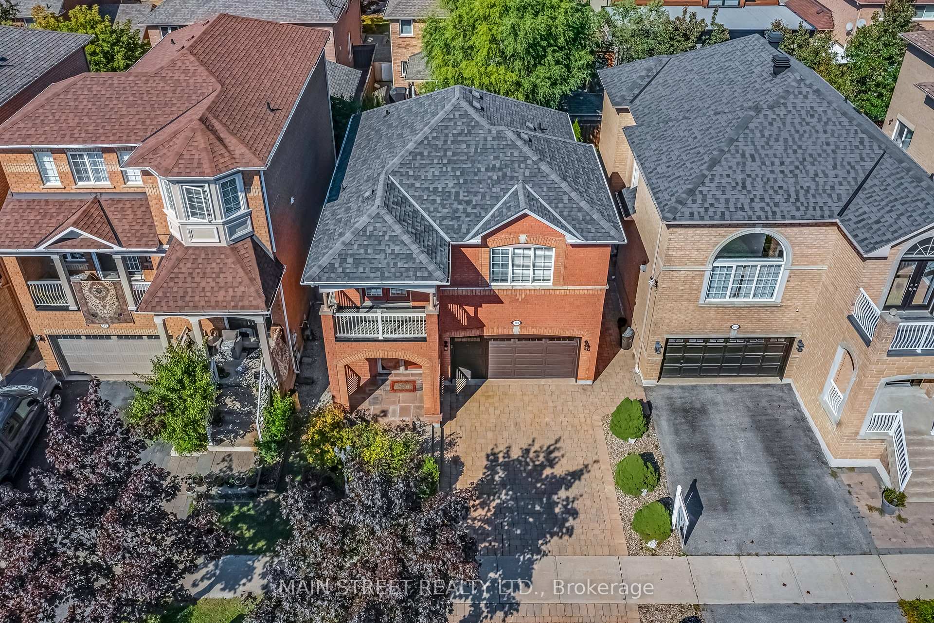 Photo 3 of 110 Tierra Avenue, Vaughan, Vellore Village — HOMEH