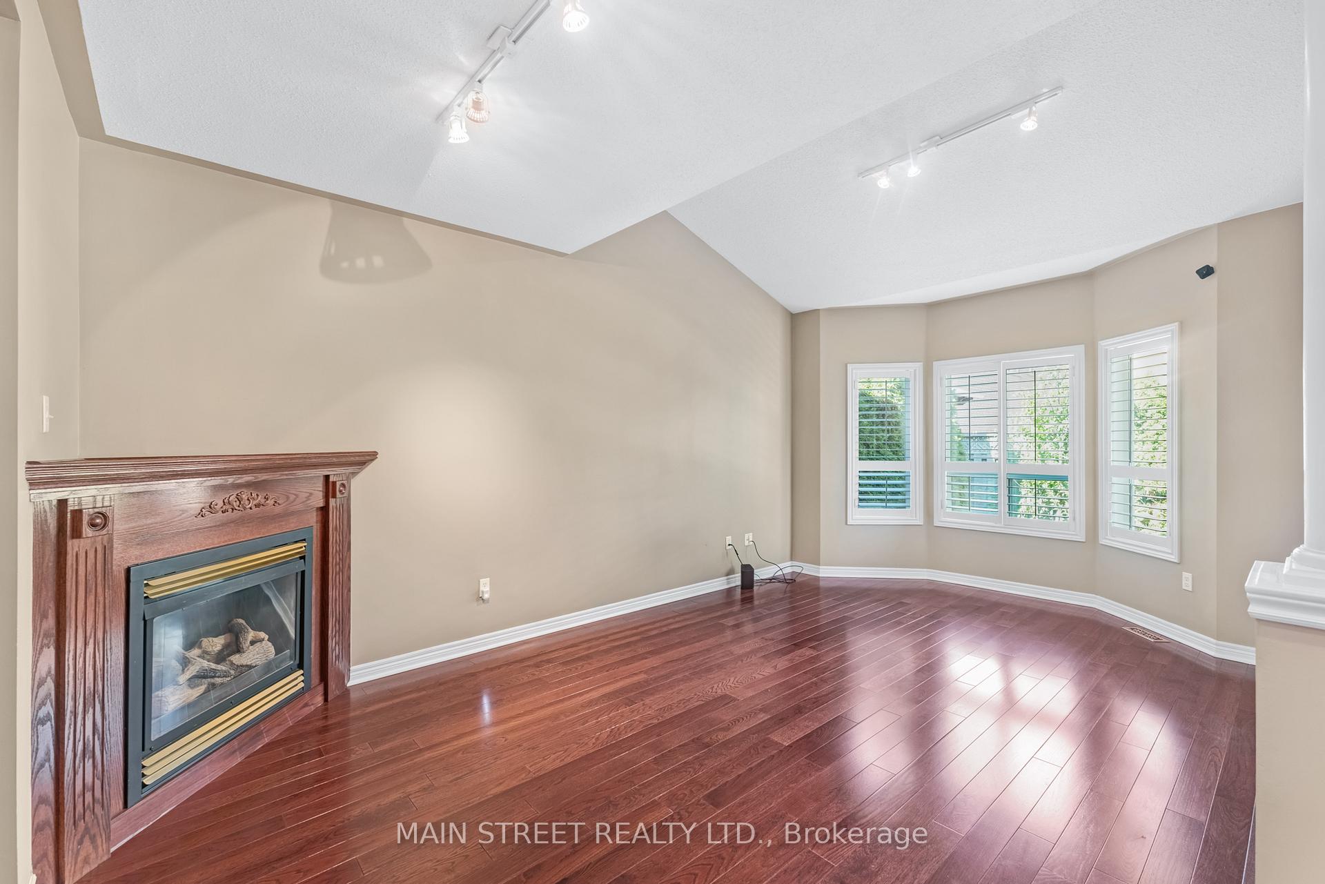 Photo 7 of 110 Tierra Avenue, Vaughan, Vellore Village — HOMEH