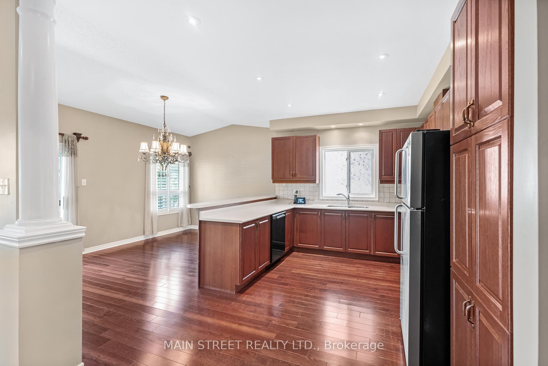 Photo 10 of 110 Tierra Avenue, Vaughan, Vellore Village — HOMEH