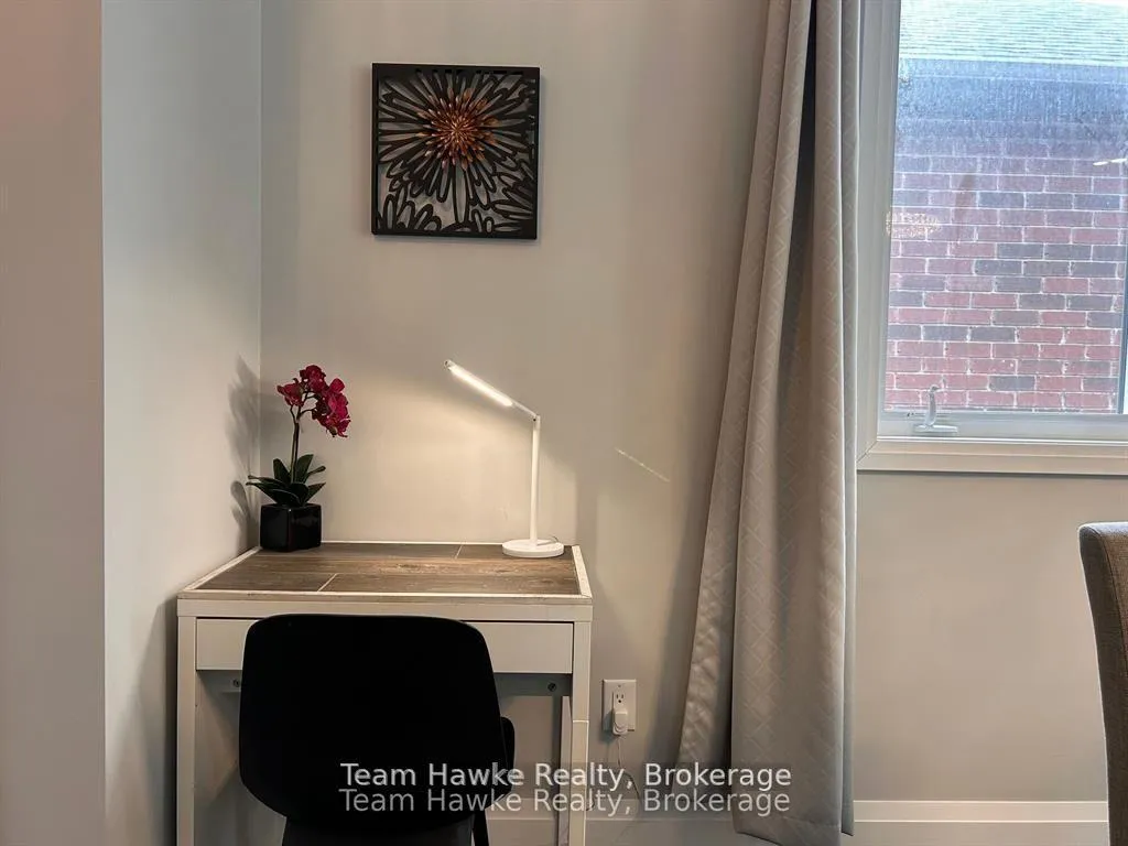 Photo 5 of 152 Bishop Drive, Barrie, Ardagh — HOMEH