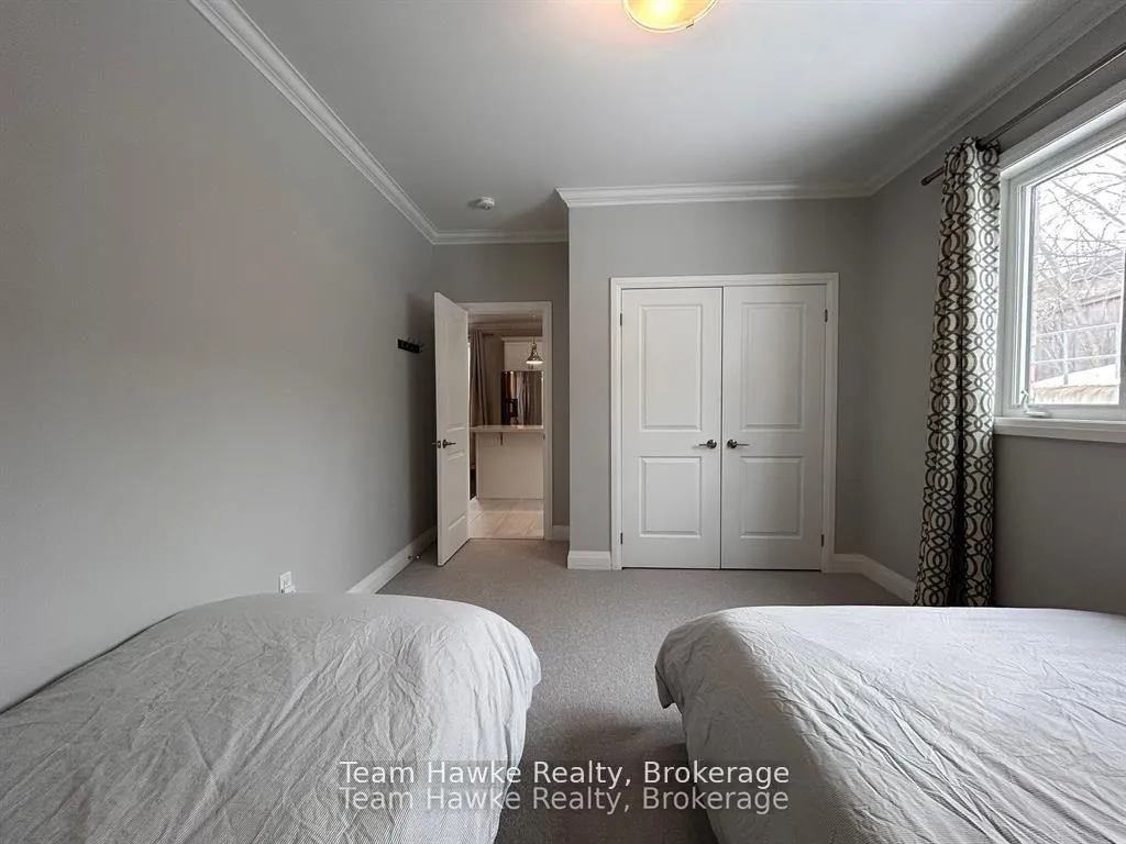 Photo 13 of 152 Bishop Drive, Barrie, Ardagh — HOMEH