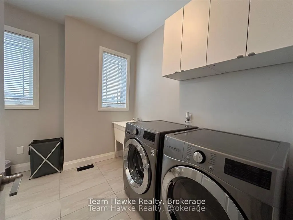 Photo 17 of 152 Bishop Drive, Barrie, Ardagh — HOMEH
