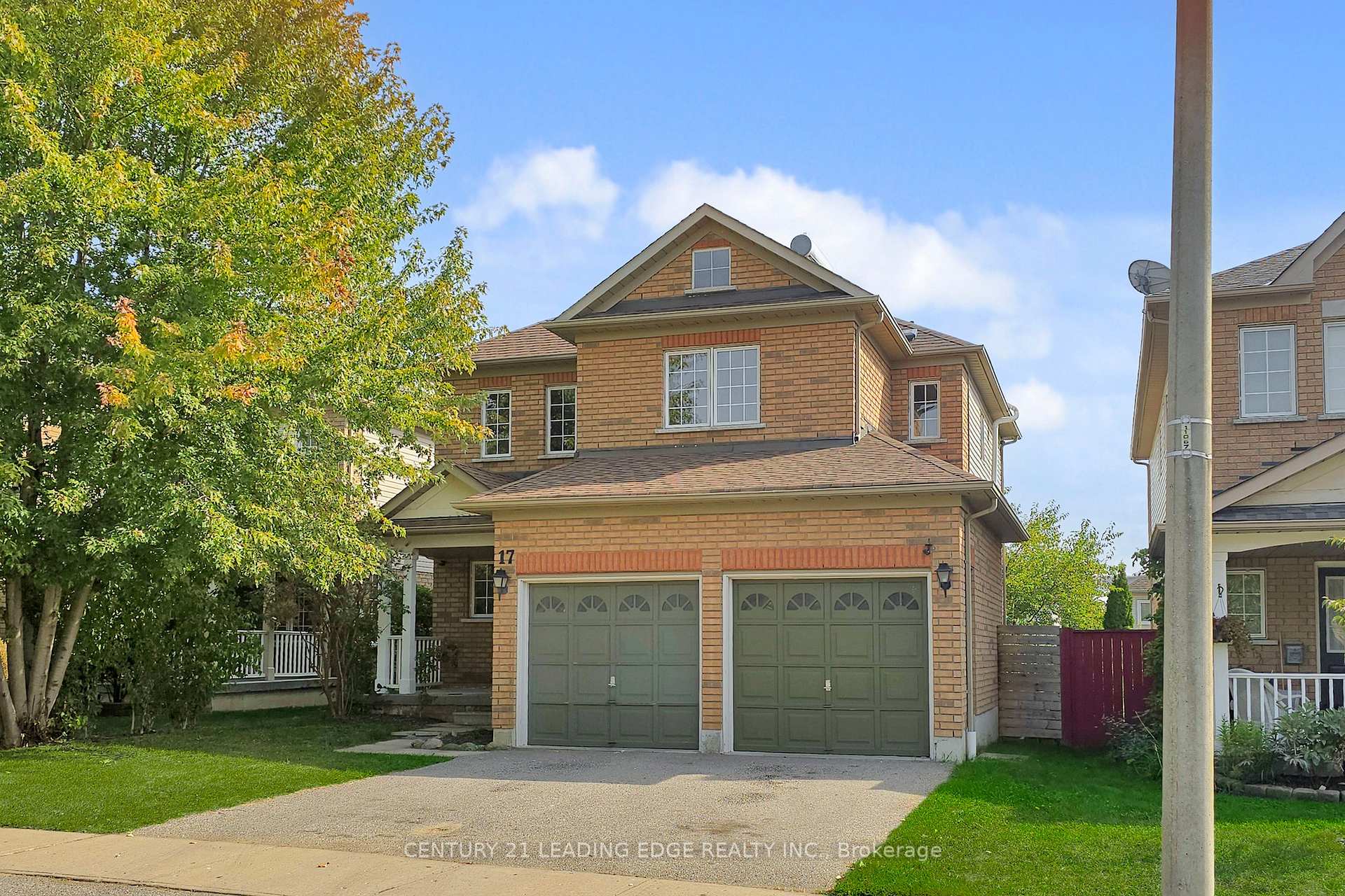 Photo 2 of 17 Pitfield Avenue, Whitby, Rolling Acres — HOMEH