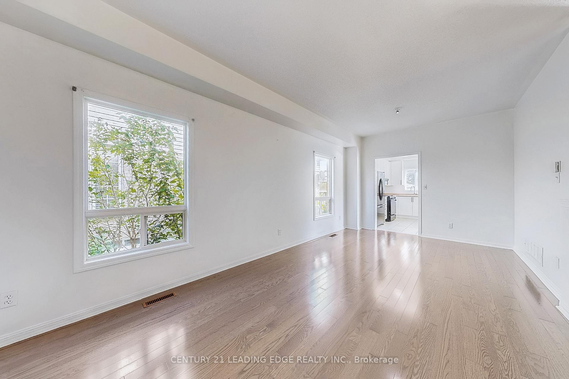 Photo 11 of 17 Pitfield Avenue, Whitby, Rolling Acres — HOMEH