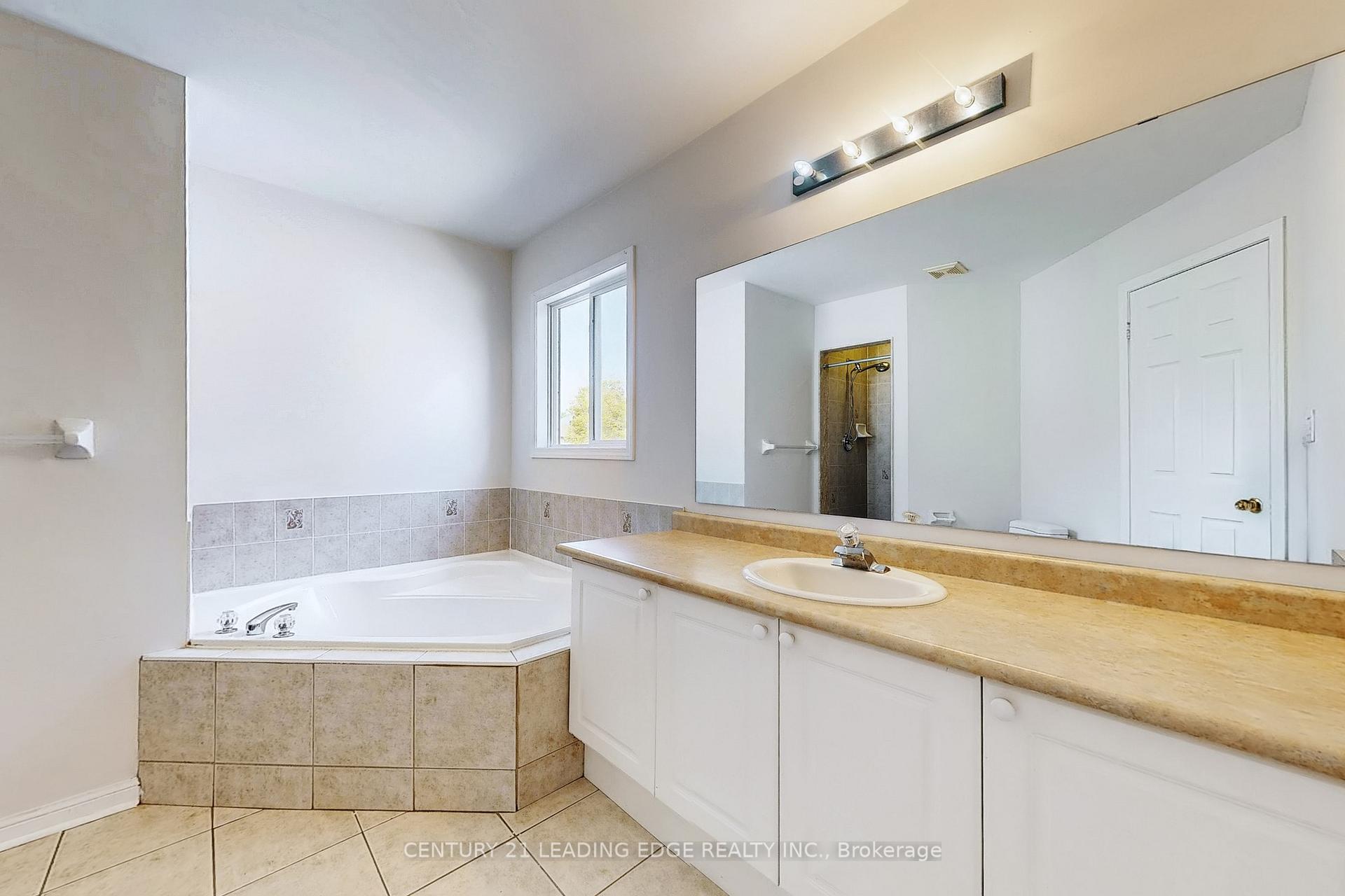 Photo 28 of 17 Pitfield Avenue, Whitby, Rolling Acres — HOMEH