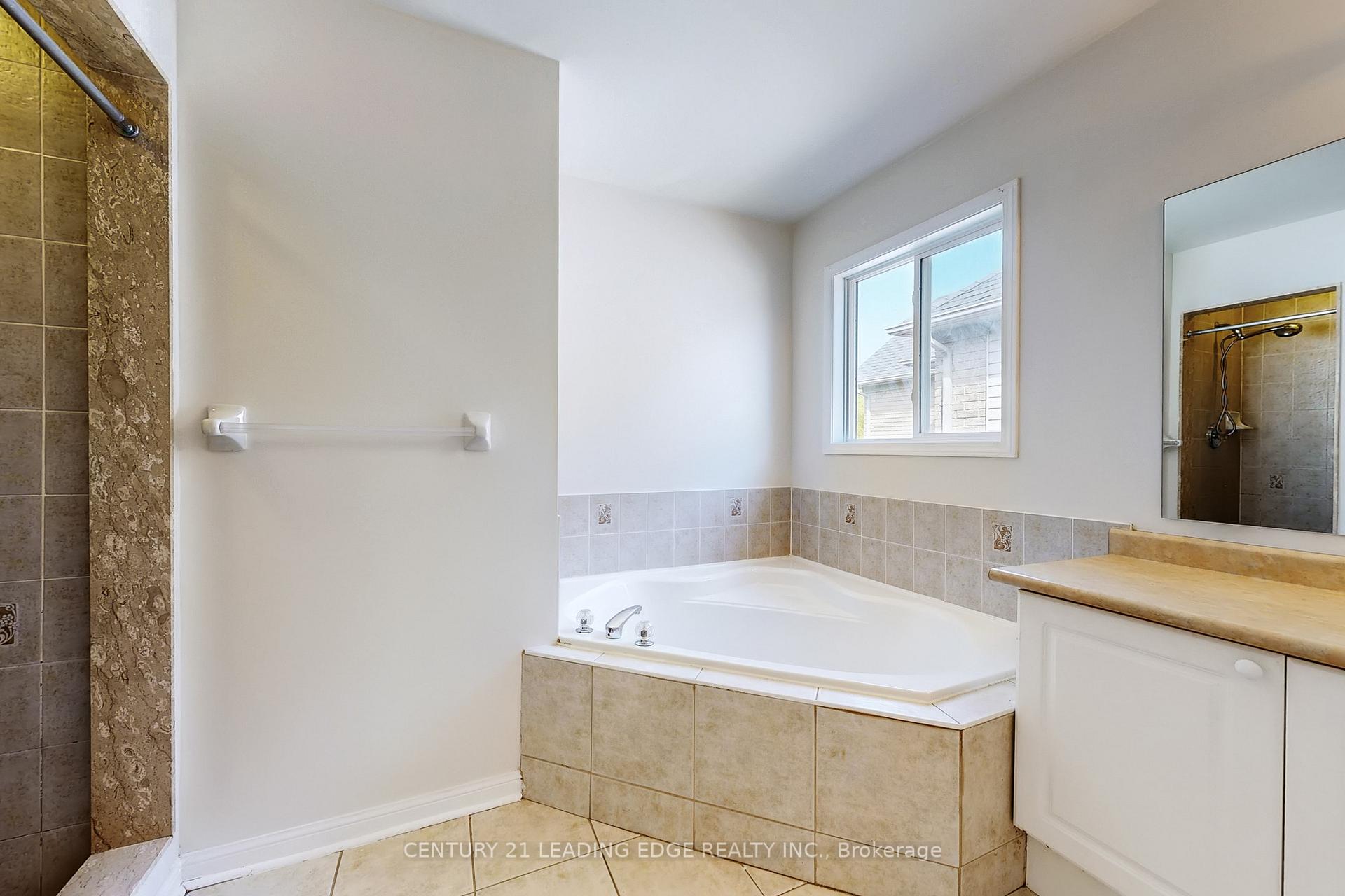 Photo 29 of 17 Pitfield Avenue, Whitby, Rolling Acres — HOMEH