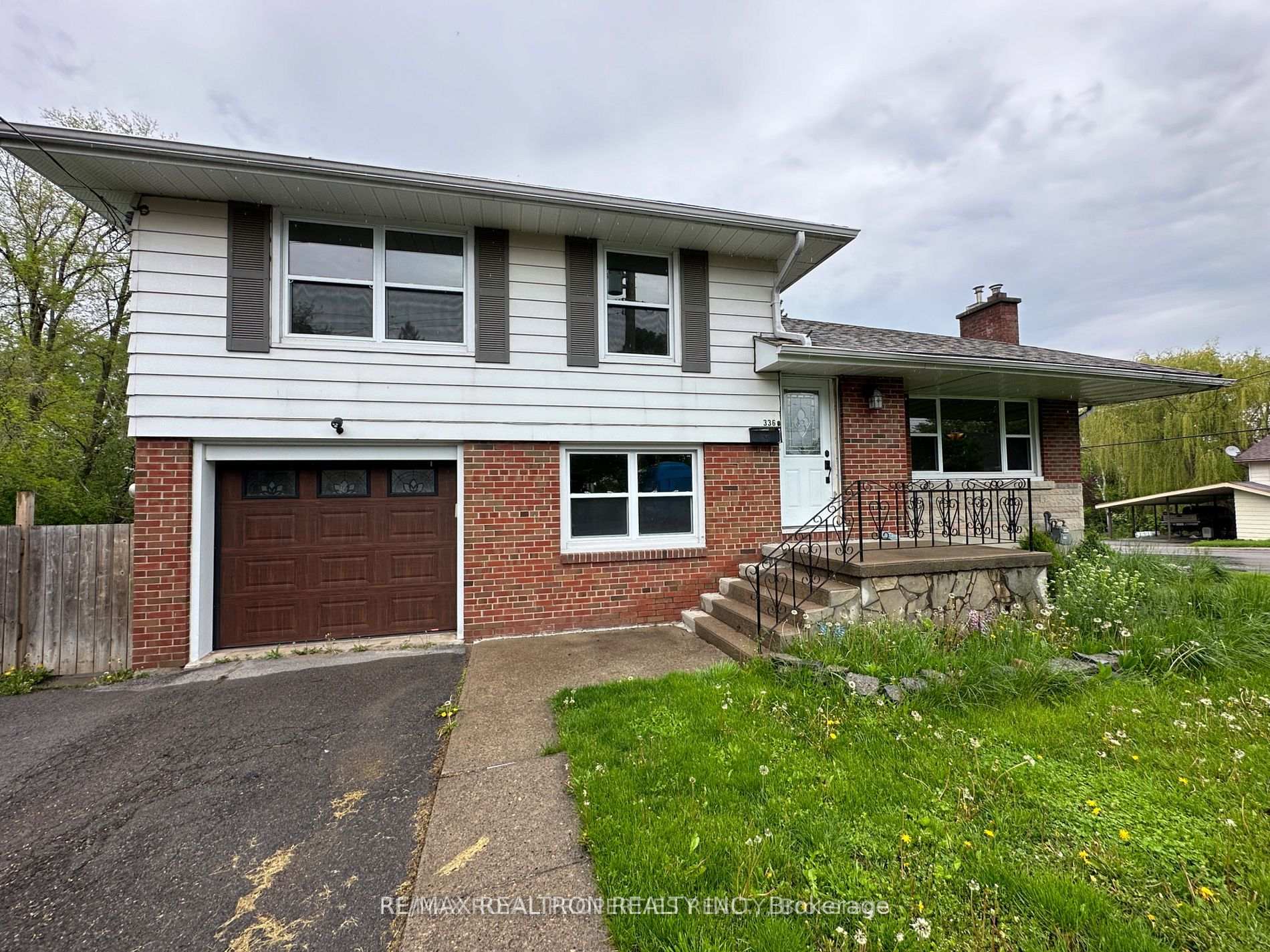 Front of 336 Victoria Avenue