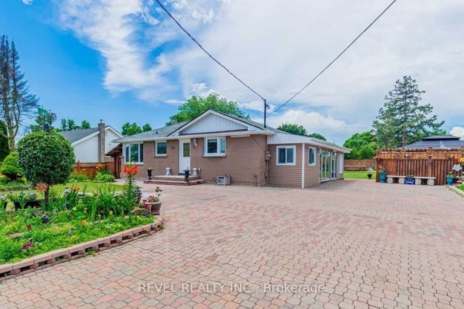 Photo 1 of 74 Thickson Road N, Whitby, Blue Grass Meadows — HOMEH