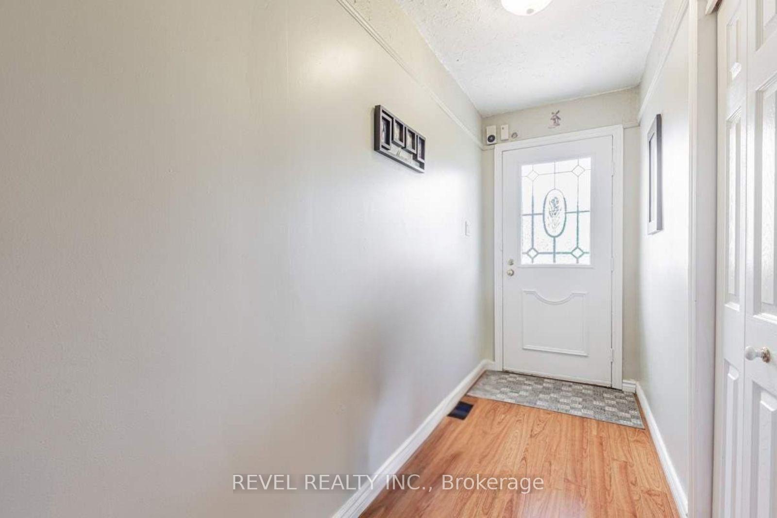 Photo 4 of 74 Thickson Road N, Whitby, Blue Grass Meadows — HOMEH