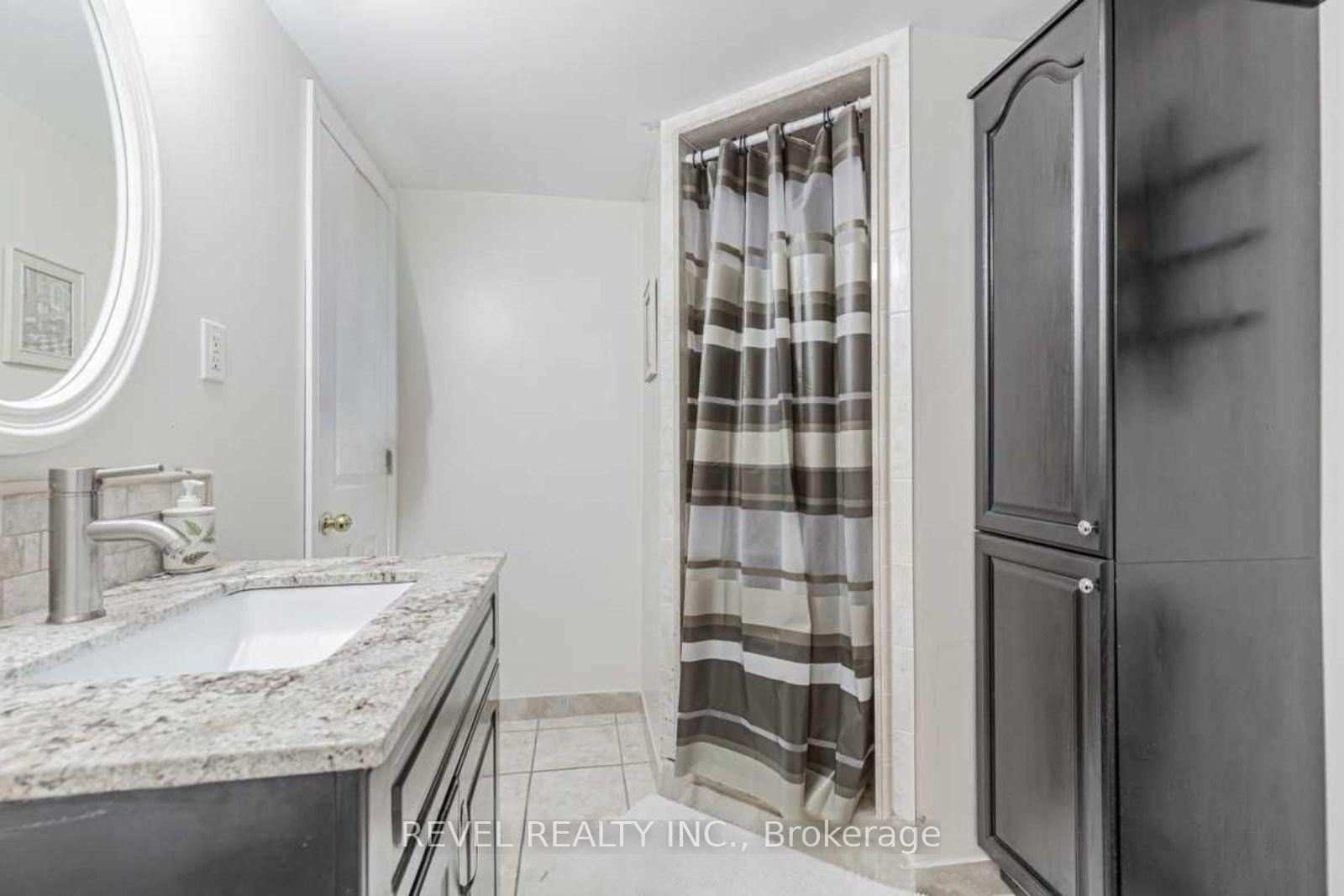 Photo 9 of 74 Thickson Road N, Whitby, Blue Grass Meadows — HOMEH
