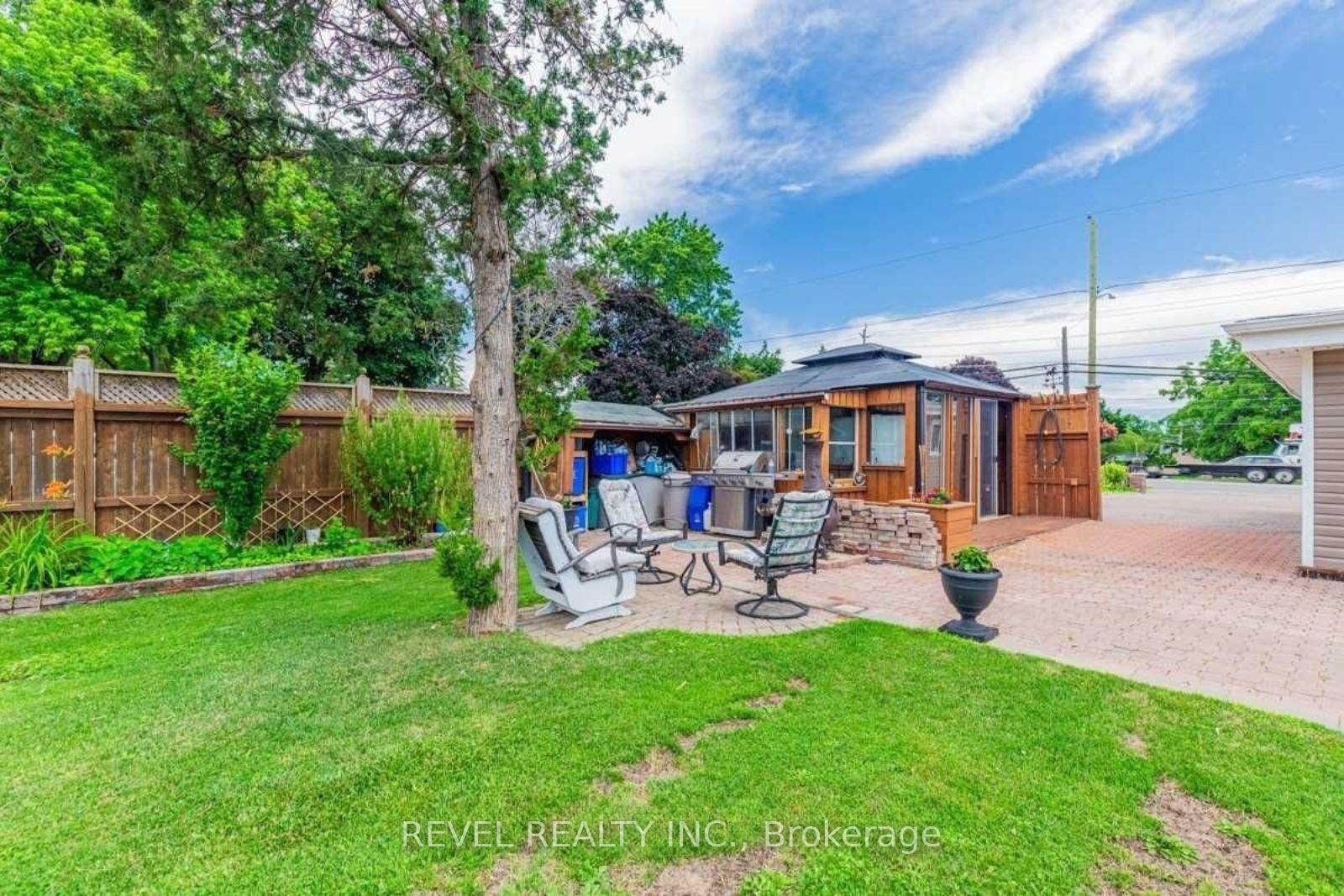 Photo 17 of 74 Thickson Road N, Whitby, Blue Grass Meadows — HOMEH